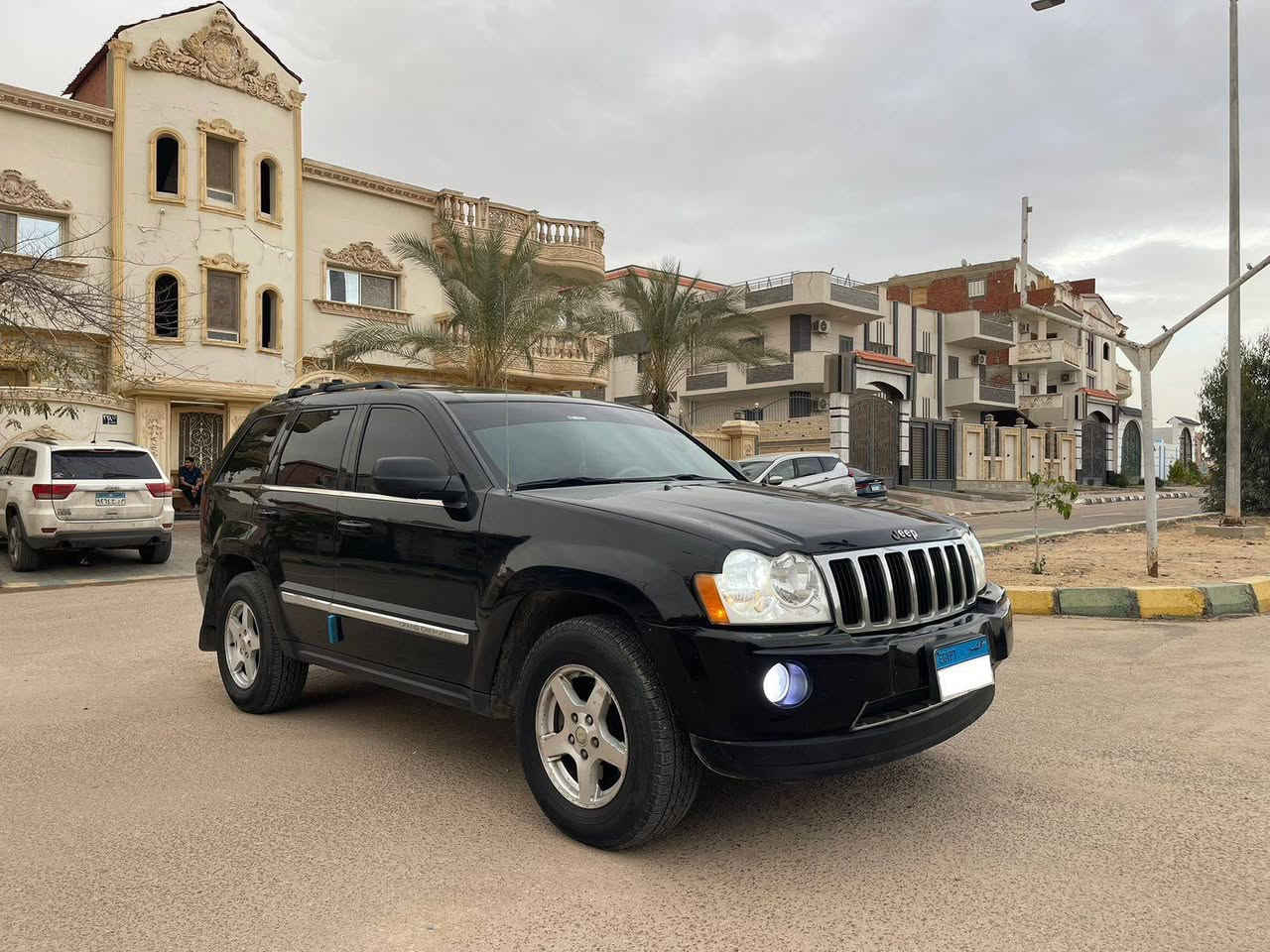 جيب جراند شيروكى wk 1
موديل ٢٠٠٦
زيرو دواخل بالكامل ، مرمات خارجيه ع اللحم نتيجه تكليح
عداد ١٩٨٠٠٠ كيلو ، شاسيه وموتور نفس الرقم
السياره حاله ممتازه جدا موتور وفتيس وعفشه ولا تحتاج مصروف نهائيا ، غرز يعمل بكفاءه
تكييف تلاجه ، صالون حاله الزيرو
جميع كماليات السياره تعمل بكفاءه
٤ كاوتش زيرو ، ليدات عالى وواطى وشبوره
رخصه ١٠ شهور 
المعاينه مدينه السادات   ٠١٠٩٧٦٠٠٦٨٠


**إذا كنت صاحب هذا الإعلان وتريد حذفه لأي سبب، رجاءا أرسل رسالة إلى الدعم الفني**