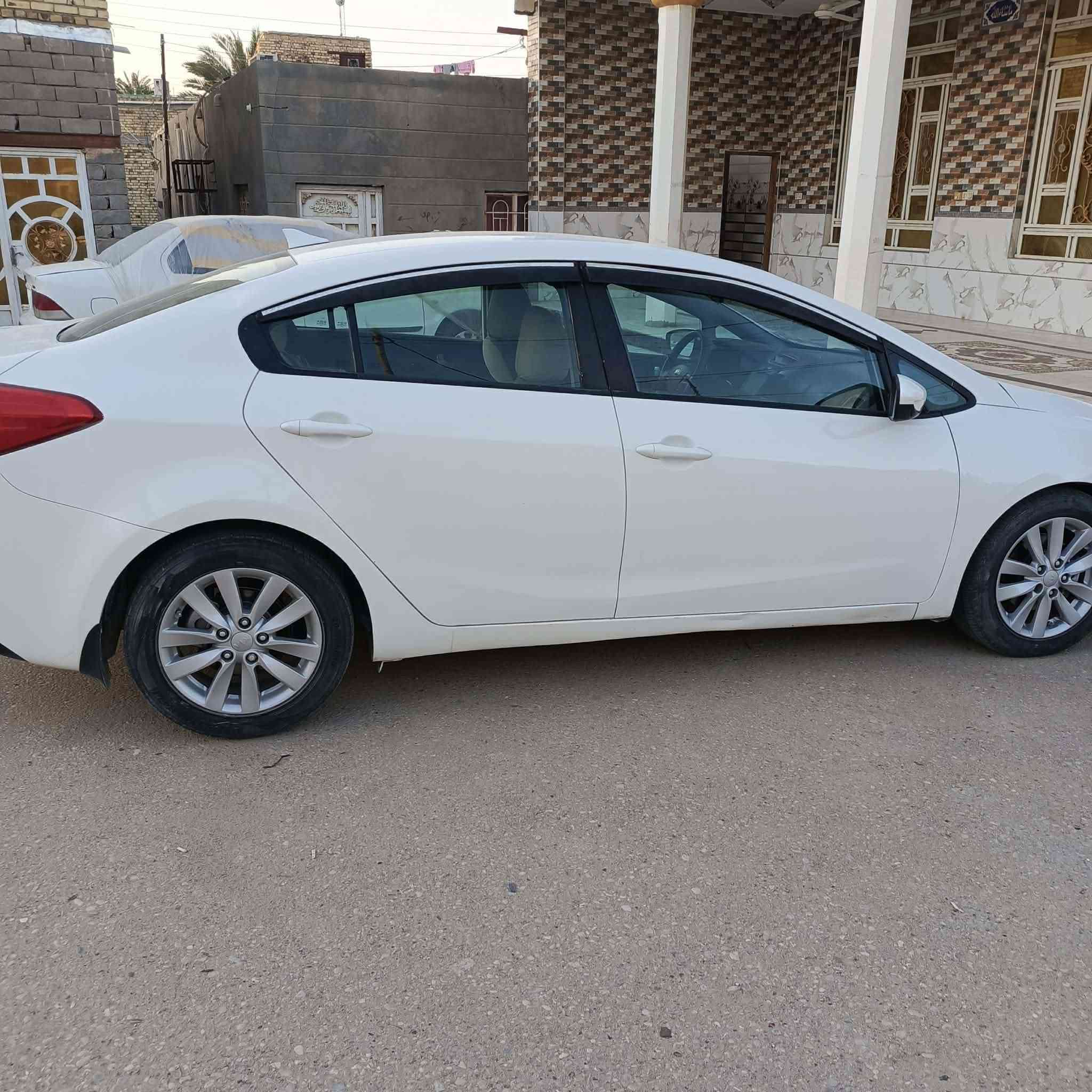 كيا فورتي مديل ١٦ ذي قار محرك ٢٠٠٠ دوش بيها تبديل بنيد فقط وبيها رشات تجميل بل بيبان بدون دواخل سياره جاهزه من كلشي السعر ١٠٣ وبيها مجال بسيط الشراي يتصل على الرقم *********** العنوان سوك الشيوخ كرمه
