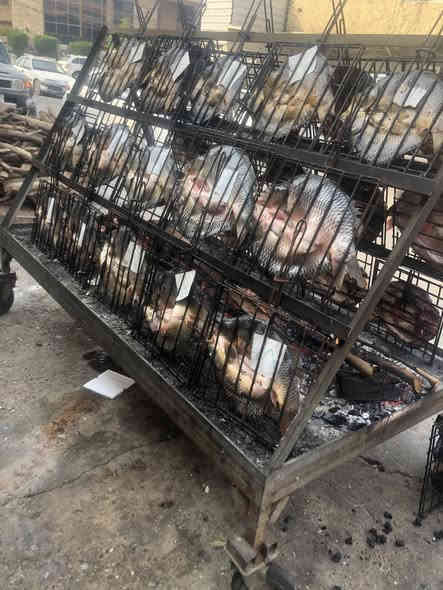 السلام عليكم تعلن اسماك بيومي كيلو سمك اقفاص السود المسكوف 8000 بدون سكف 6000 العنوان بغداد حي الجامعه مجاور زنود الست علي الحمداني يوجد لدينا خدمة توصيل داخل حي الجامعه وخارج حي الجامعه للحجز اتصل بي ***********
