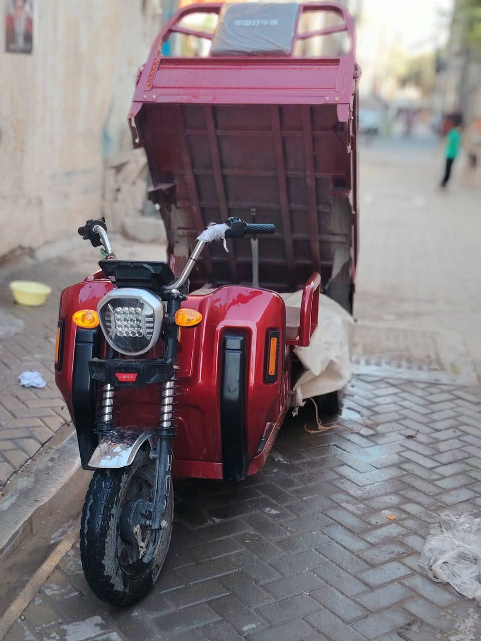 ستوته شحن الحجم الجبيري سته باتري الكبار تمشي ٧٠ كيلو جديده اخضته قبل شهر ضمانه من ابو المعرض خمس سنوات مستخدمه شي قليل السعر مليون ٣٠٠ وبيه مجال العنوان بغداد مدينة الصدر جوادر الوتساب ***********
