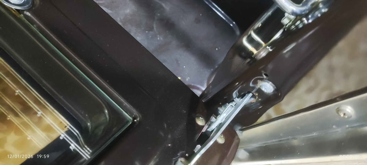 مكاني موصل !!!!
طباخ كريازي الاصلي نظيف جدا جدا 
شغال كامل فقط تبديل بكرات لان بكراتو كن ماعو ماصليات السعر 250 وبي مجال بسيط 
العنوان🌐 أيمن سوق الشعارين يم جامع النبي جرجيس 🕌
كورك 📞🟦***********
اسيا 📞🟥 *********** موصل, نينوى
