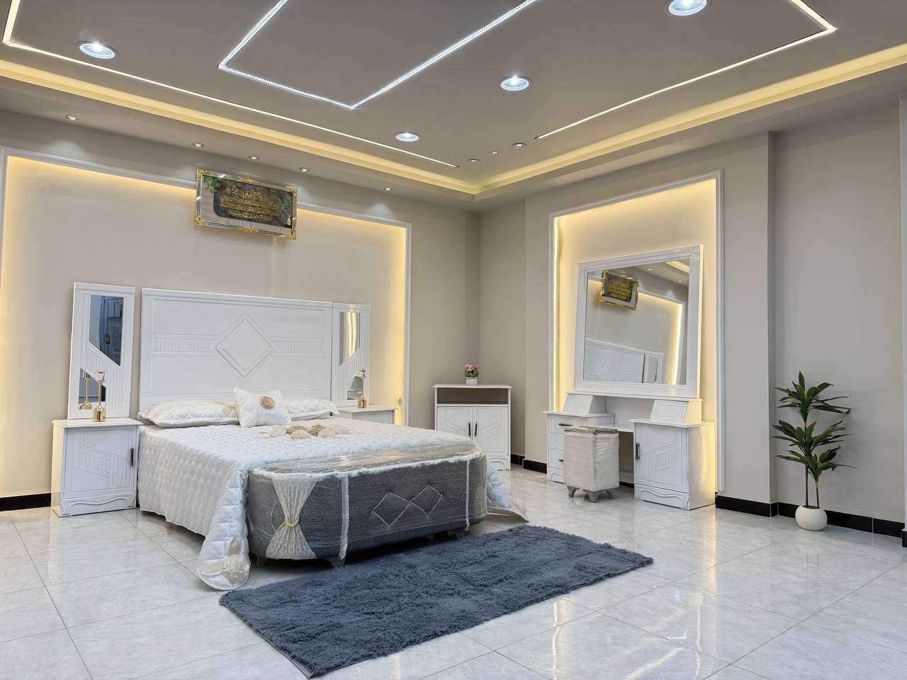 مليون الف  فقط سعر الغرفه
🔥 عروض الأثاث المميزة 🔥
💰 غرفة نوم كاملة بسعر مليون فقط
✨ سعر ثابت في كل معارض العراق ✨

✅ 8 قطع كاملة
✅ صناعة نجارة عراقية فاخرة
✅ الوجه MDF درجة أولى (سماكة 4 ملم)
✅ الداخل معاكس خشب (سماكة 3 ملم)

📐 المواصفات:

كنتور عرض: 3.20 م × ارتفاع: 2.20 م

سرير بلوك مع 6 أرجل ثابتة

قياس السرير: 200 × 160 سم

ظهر السرير براغي

➕ الإضافات:

💺 شازلون وطابوريه: 50 ألف فقط

🛏️ دوشك نوعية أولى: 100 ألف

🛏️ دوشك نوعية مميزة: 150 ألف

🚚 توصيل لأي منطقة ببغداد بكروة، وكذلك لجميع المحافظات بكروة

📍 عنوان المعرض: بغداد / الأمين الأولى / ركن شارع الأرامل

⚡️ لا تضيع الفرصة – غرف نوم عصرية وبسعر ما يتكرر! ⚡️


**إذا كنت صاحب هذا الإعلان وتريد حذفه لأي سبب، رجاءا أرسل رسالة إلى الدعم الفني**