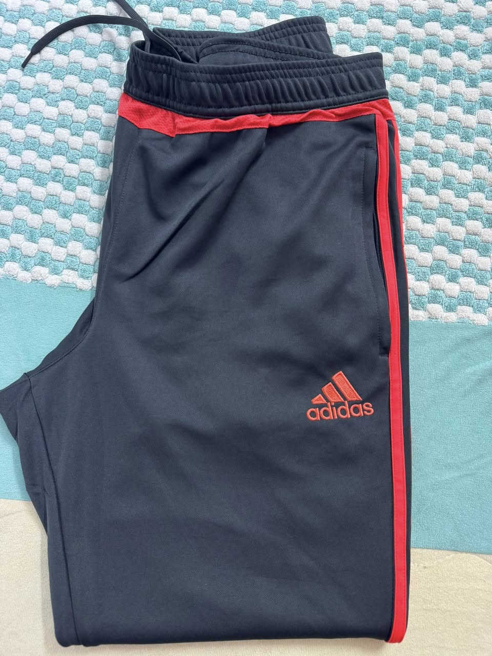 بجامه adidas
اصلي وكاله
غير مستخدم
قياس XL


**إذا كنت صاحب هذا الإعلان وتريد حذفه لأي سبب، رجاءا أرسل رسالة إلى الدعم الفني**