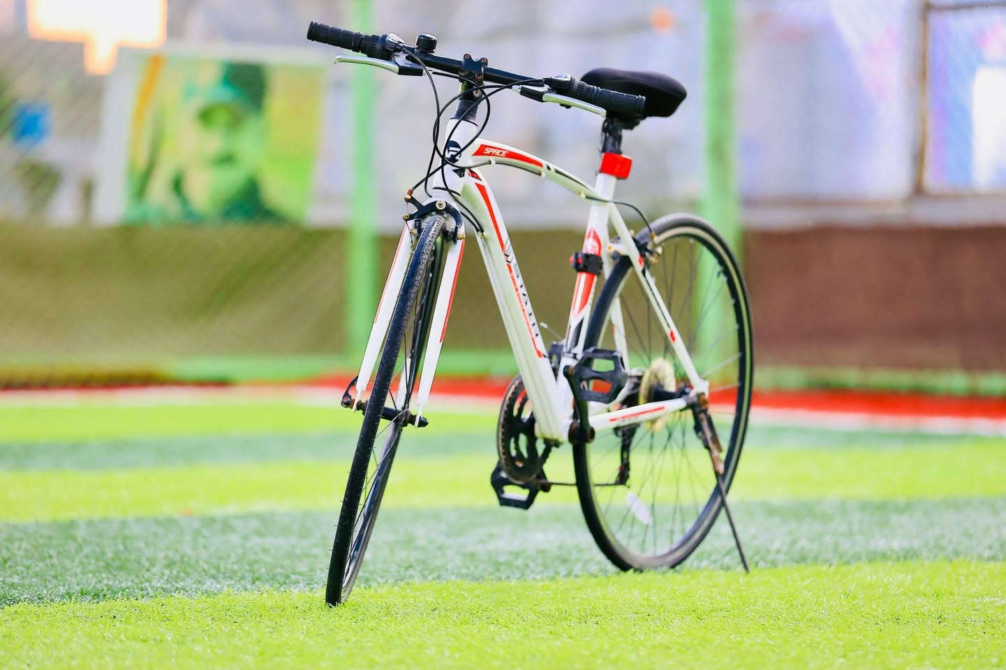 السلام عليكم للبيع رياضي السعر ٢٠٠ وبي مجال قليل مكانك مسيب ***********
