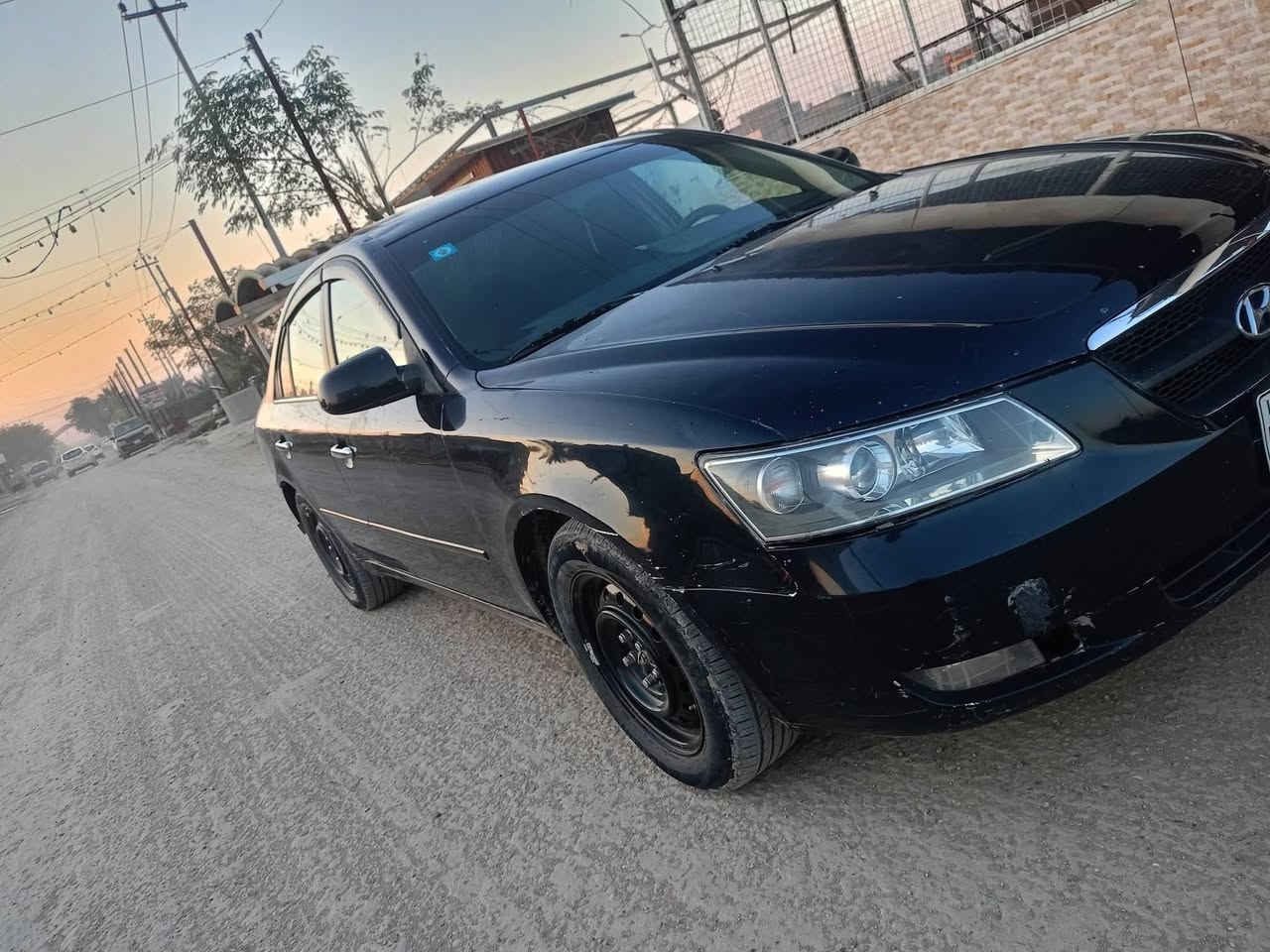 ***********
هونداي سوناته موديل 2008 
للون ازرق حبري فول مواصفات 
فتحه كشن كهربائيّ تحكم سترن شاشه كامره 
مكينه وكير كفاله تخم تاير حداديه تبريد تدفه 
مكينه 2400 فول مواصفات  مكاني بابل القاسم 
السعر  (91)
