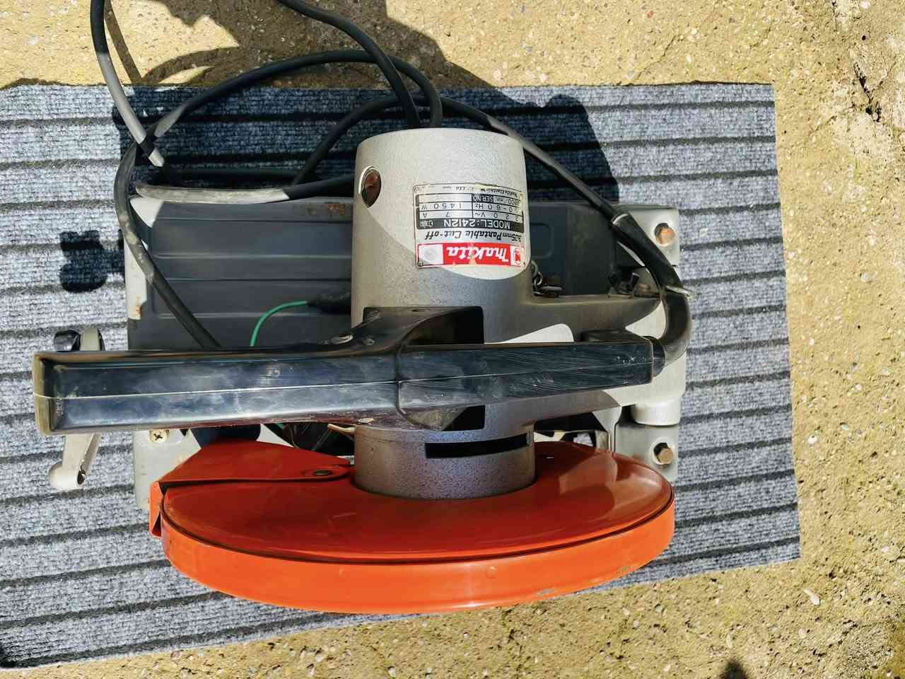 للبيع من شركة ما كيتا اليابانية شرط اصلي مو تقليد النظافة فول  متروك من سنة 1986 يعني مو مشغول وتعبان 
مزاد خلي سعرك بلتعليقات والف عافية عليكم


**إذا كنت صاحب هذا الإعلان وتريد حذفه لأي سبب، رجاءا أرسل رسالة إلى الدعم الفني**