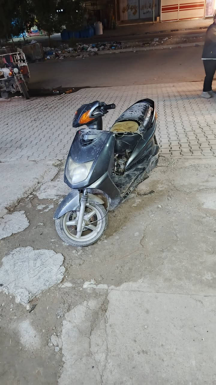 سلام عليكم سكنس نثيه كوري دراجه شغاله
ابيع كوم حديد سعر 350 وبيها مجال 
الاستفسار ***********
او خاص
