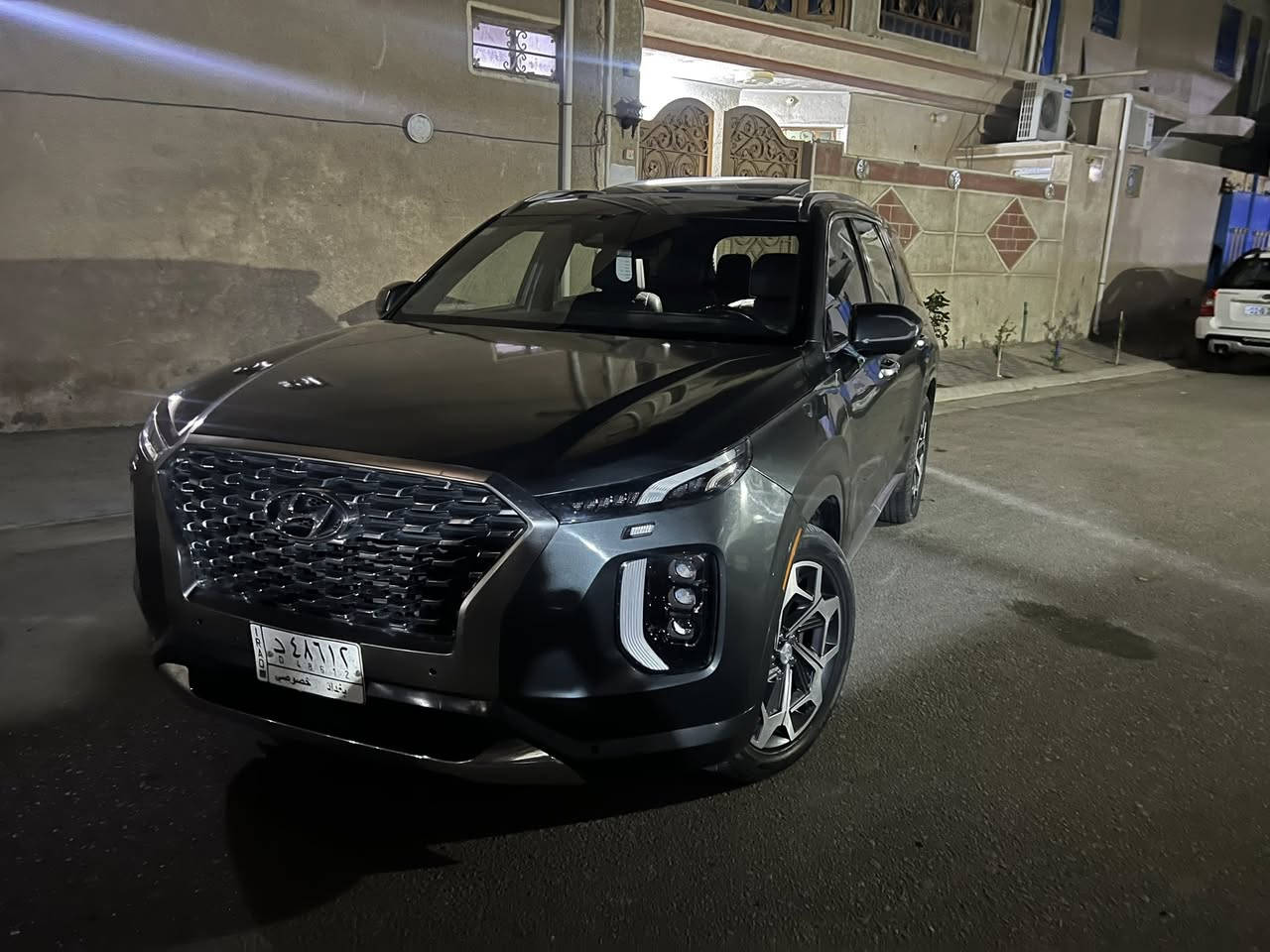 السلام عليكم هونداي بلسايد موديل 2022 سياره فووول  كلكرافي صور حادث يراسلني وتساب ودزهن له سعر (235) وبيه مجال ***********
