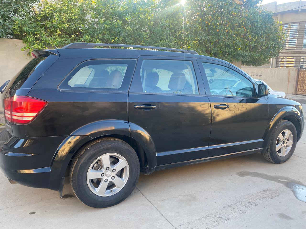 سلام عليكم جورني موديل 2009 محرك 4 بستم منضومة غاز حكوميه السعر 95 مكان السياره كركوك رقم وسنويه وهزه جديده بأسمي السياره نضيفه بمعنى الكلمة الضرر موضح بالسونار داخل الصور للتواصل ***********
