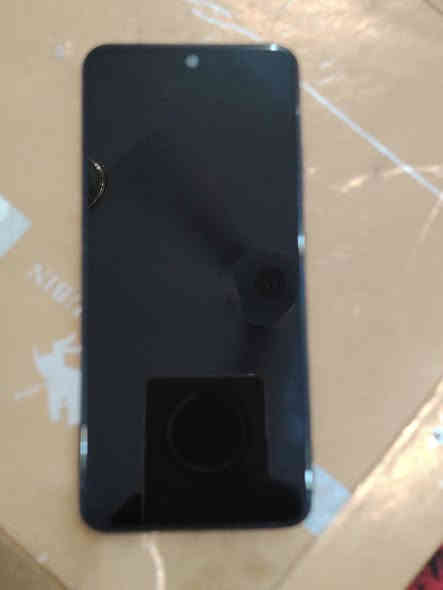 سلام عليكم عندي ريدمي نوت 12 اس للبيع  سعر 150 بيه مجال اخذته 340الف تلفون نضيف كلش بس الكامره جامه الفوكاه مكسوره مكاني كربلاء الحر االشاشه ماته البلاديه التلفون ابد ما داخل تصليح وياه كارتونه وشاحنه
والي يلعب بوبجي 40 فريم يشغل تواصل
***********       ***********
