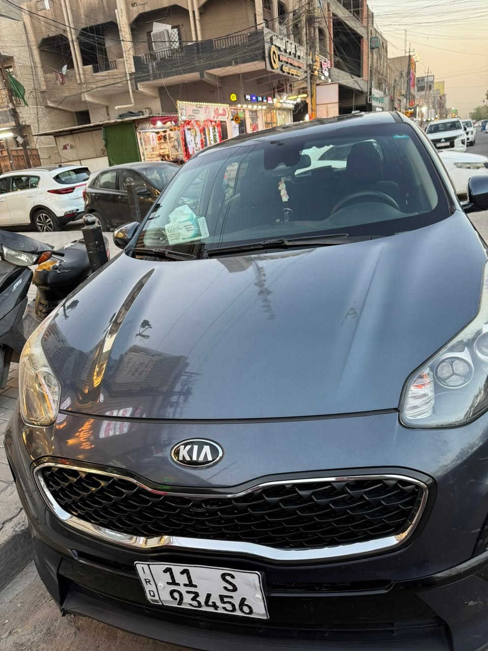 للبيع كيا سبورتاج موديل 2020 🚘
محرك 2.4 GDI بحالة ممتازة، السيارة معتنى بها بشكل كبير وسيرفساتها منتظمة، تبديل زيت أدينول على 110 ألف 
السياره فقط بنزين محسن ومعتنين بيها بشكل 

المواصفات:

* تحكم ستيرن 🎛️
* تبريد قطعتين ❄️
* رادار أمامي
* شاشة كبيرة
* مواصفات عادية بحالة نظيفة

حالة السيارة:

* المحرك والقير ممتازين
* السيارة جاهزة للفحص
* حادثها السابق: جاملغ أمامي (صفحة السائق) + باب عكس السائق مصبوغ

سيارة عملية واقتصادية ومناسبة للاستخدام اليومي، البيع للجادين فقط.

للتواصل 
***********
