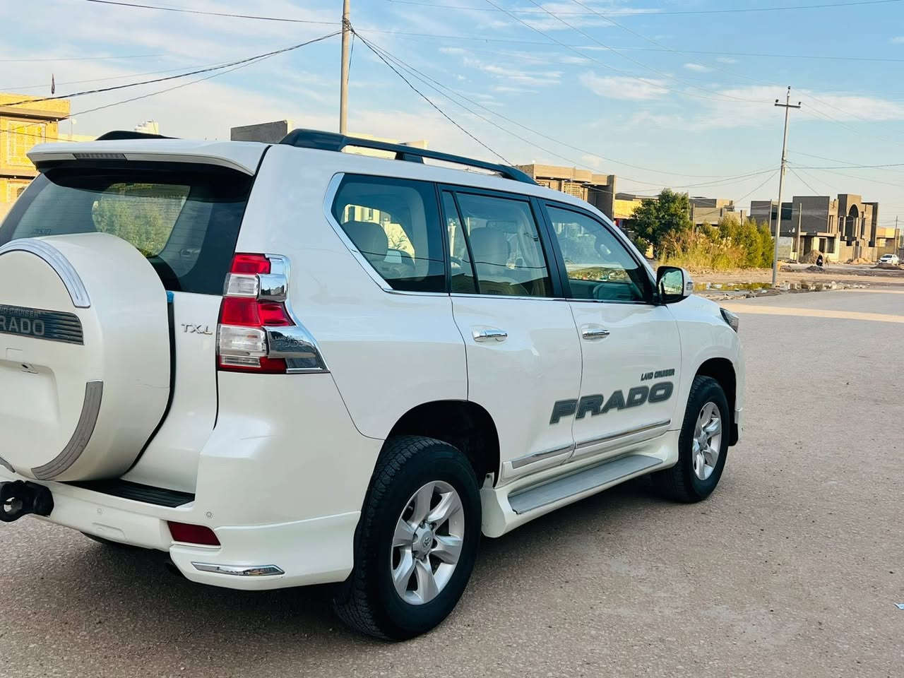 سلام عليكم

تيوتا برادو 2013 محدثة2017 كويتية دبل تانكي
رقم بغداد الجديد بسمي 

السياره مكفوله كفاله عامه من الضربة و الصبغ والتبديل 

المواصفات 🥇🥇🥇🥇

 6 سلندر 

⬅️دفع رباعي فور ويل

⬅️ فتحة سقف ( سلايت) 

⬅️ دشبول صاج لكزز 

⬅️ نظام مانع للانزلاق و النظام المساعد على نزول المنحدرات 

⬅️ بصمة تشغيل

⬅️ دخول ذكي

⬅️ مثبت سرعة

⬅️ تحكم دركسون

⬅️ شاشة ملاحة باللمس

⬅️ كاميرا خلفية 

⬅️ بلوتوث

⬅️ مشغل CD

⬅️ منفذ AUX & USB

⬅️ مقاعد جلد بيجي 

⬅️ مرايا شفط

⬅️ اشارات بالمرآة

⬅️ كشافات ضباب

⬅️ فرامل مانع للانزلاق

⬅️ حساس  خلفي

ماشيه 117الف حقيقي 
 وبيها مواصفات بعد اهواي السيارة خير من الله وبلعافية على الياخذها استخدام شخصي صارله 8سنوات عندي 
السعر ٢٨٥مع المجال 

للاستفسار 
***********
