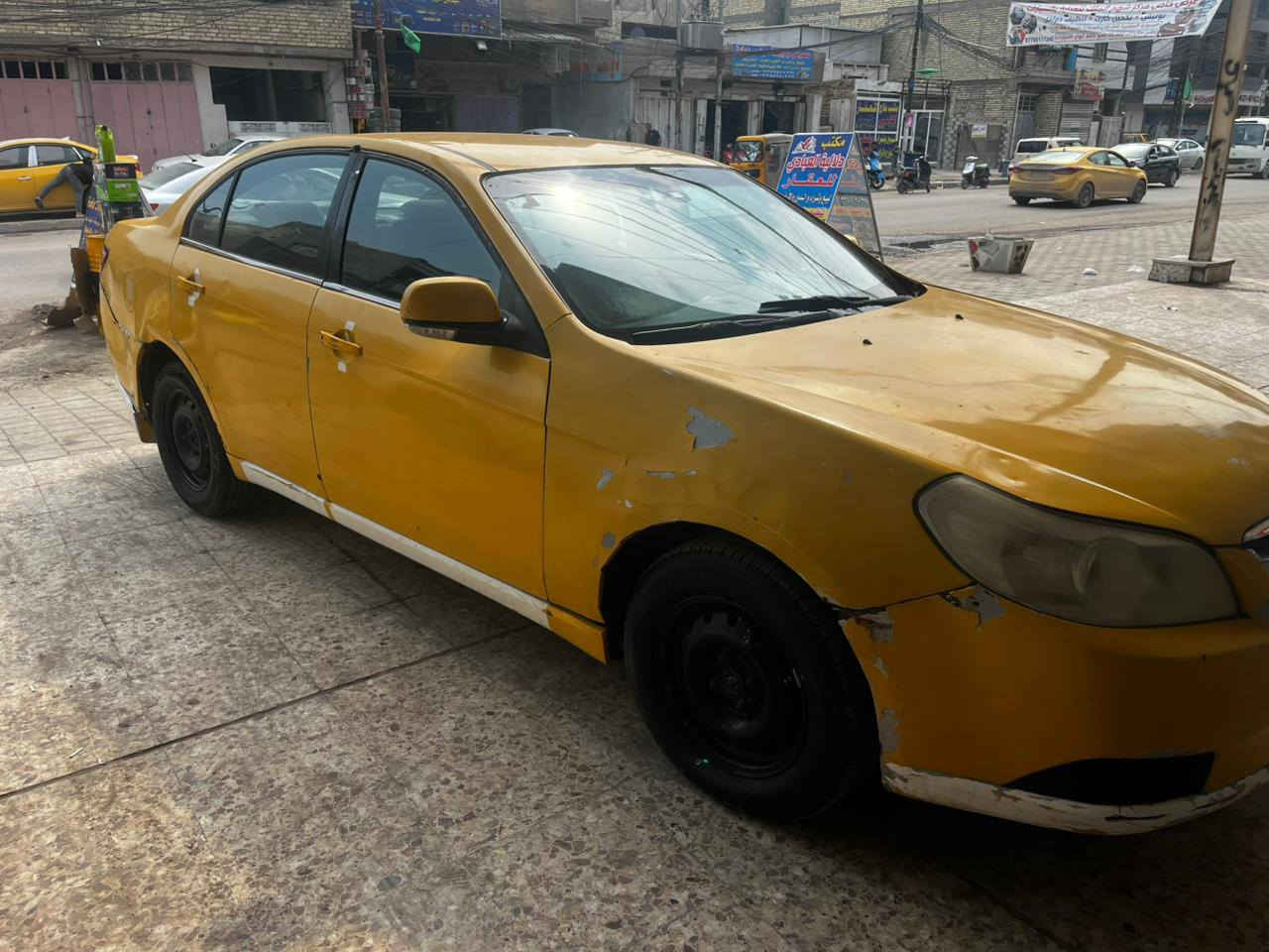 السلام عليكم للبيع شوفرليت ابيكا وارد امريكي حادثها شويه ب الجاملغ بدون تبديل  موديل 2008 رقم بابل احمر بسمنه سنويه نافذه تجديد السنويه ع المشتري هيئه وغرامات عليه السياره جاهزه مكينه وكير جدد مال حاويه شديتهن جدد وتخم تاير جديد حداديه خير من الله  مكاني بغداد السعر 45  للاتصال ***********
