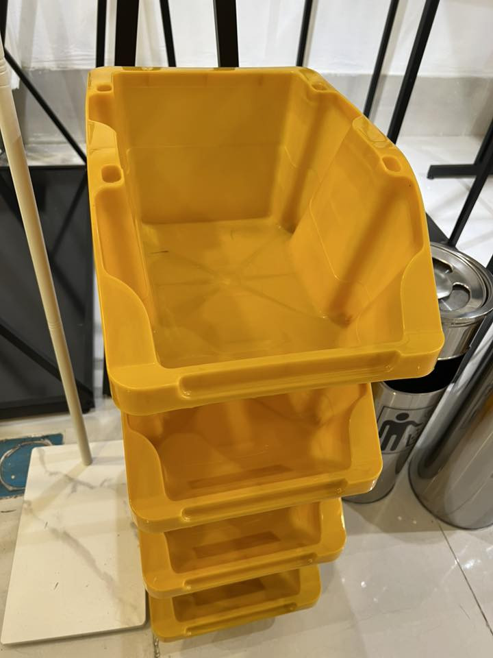حاويات بلاستيك للتخزين، عملية ومتينة، مناسبة للمحلات والمخازن
متوفر لدى محل سيد 
.
.
وتساب ***********
