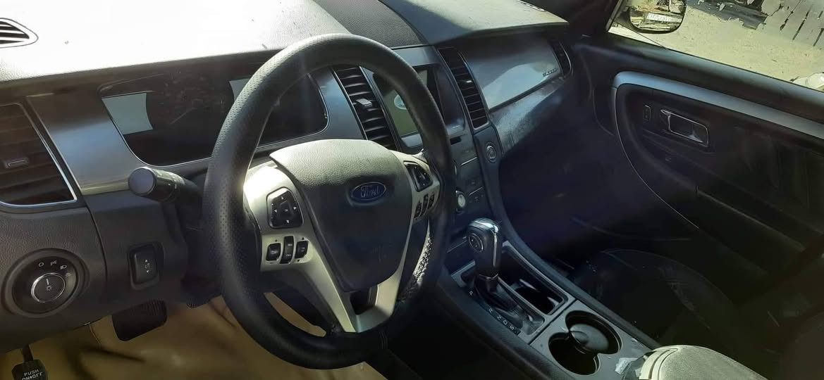 السلام عليكم ... للبيع
فورد تورس موديل 2018 رقم بغداد .
مواصفات sel سلايت ،بصمه ،جلد ، ويل ٢٠ .
بيها صوت راجز بالمكينه لاتنقص دهن ولابيها تبخير .
 صدر السيارة تعبان .
السعر ١١٥ 
للتواصل /***********
