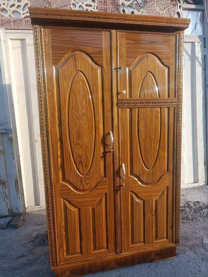 الوجه صاج 4ملم والدخل خشب عادي والظهر جرجوبة براغي القاعده بلوك


**إذا كنت صاحب هذا الإعلان وتريد حذفه لأي سبب، رجاءا أرسل رسالة إلى الدعم الفني**