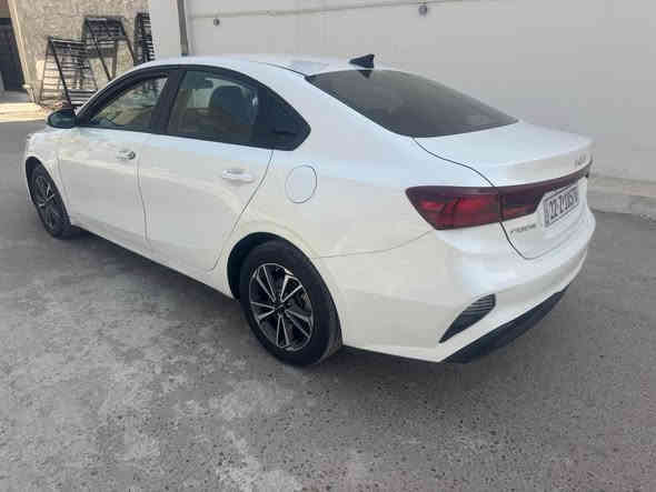 كيا فورتي موديل ٢٣ اربيل حادثها باب وجاملغ وبنيد وبابين جهة السايق يعني خمس قطع سياره كير محرك تبريد تخم تاير مكفول تكم شاصي حوض مكفول مواصفات شاشه كامره رادار تحديد مسار السعر ١٣٥ للاتصال *********** بغداد
