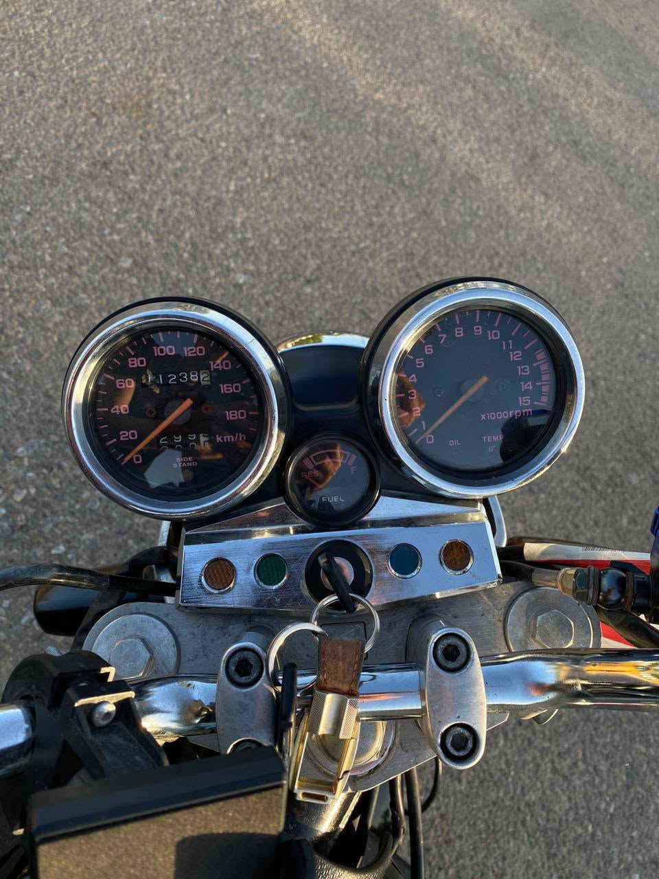 سلام عليكم 
بطح Cb400 محرك كبس بدون نقص دراجة جديد ماشالله بدون رقم بدون أوراق 
مكان دراجة كركوك 
خاص ماكو .... رقم موجود 
سعر ١٤ ورقە و بی مجال قلیل 
***********
ماتۆڕ بەطح Cb400 
مەکینە کەپس ماتۆڕەکە بێ نەقسە ماشااللە ی لێبێت لەگەل ماڵی هەموو لایەک 
موشەتریت نامە مەنێرە تەلەفون بکە خزمەتت ئەکەم 
بێ ڕەقەم بێ ئەوراقە 
نرخی ١٤ گەڵا و کەمیک مەجال 
*********** كركوك, العراق
