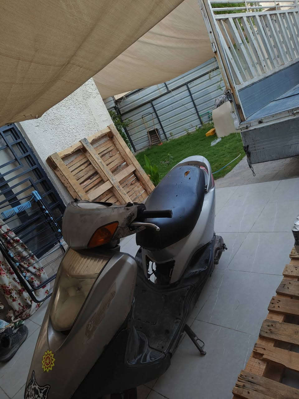 سلام عليكم بريز 140 دراجة نضيفة سلف هندر كهربائيات كلها شغالة كفرات مختم بلادي دراجة كلها مختمة لبيع 400 وبيها مجال مكاني بغداد عامرية ***********
