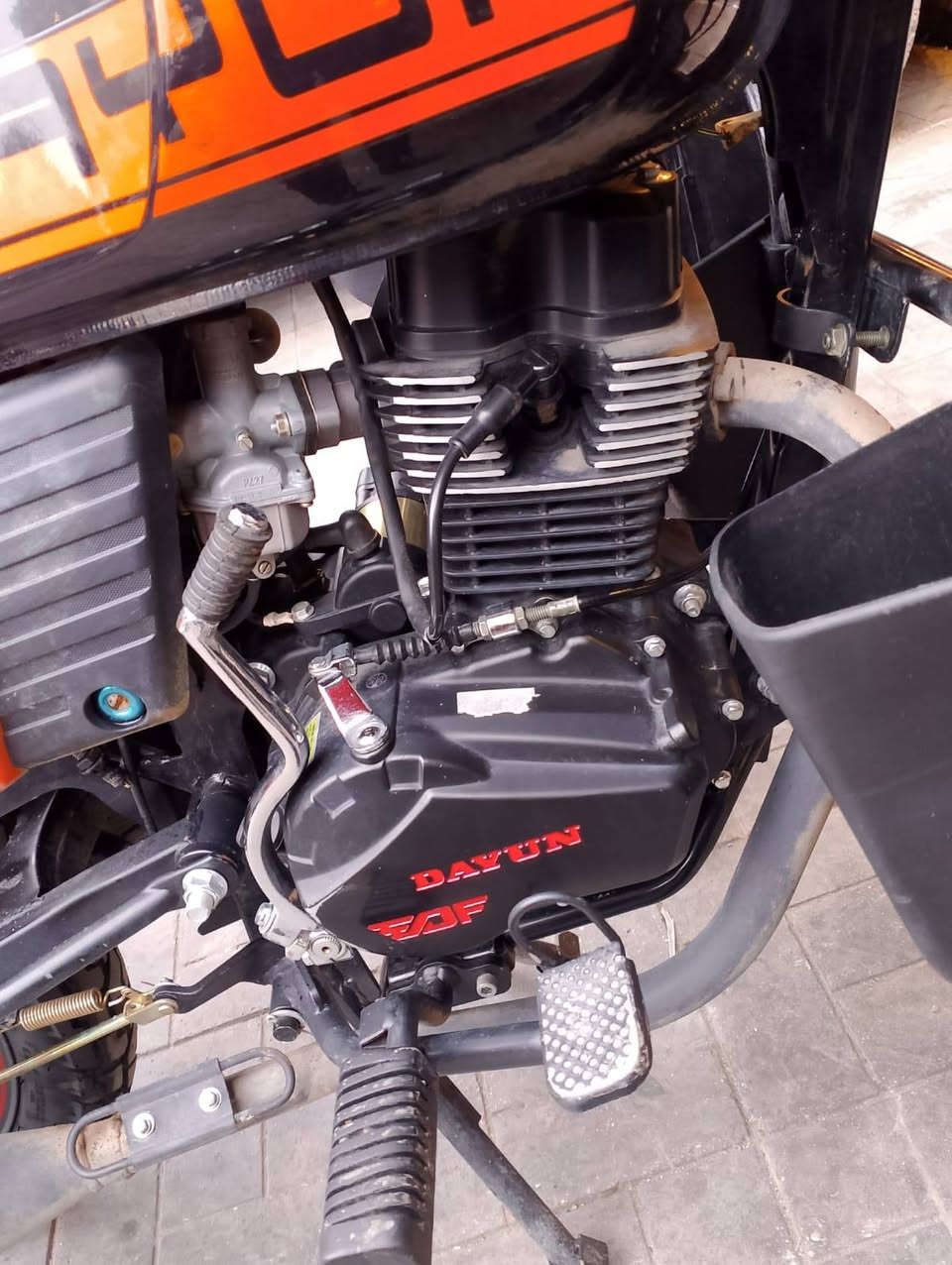 عندي دايوان ماشيةالف و700 بس بعدهي زيرو 25 مرقم اربيل باسمي شعندك بوكسر مراوس نضيف مرقم تعالل
***********
