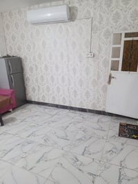 عندي بيت تجاوز بالزعفرانيه البيت عل شارع موقع حلو هدوء البيت عكاده ولا...