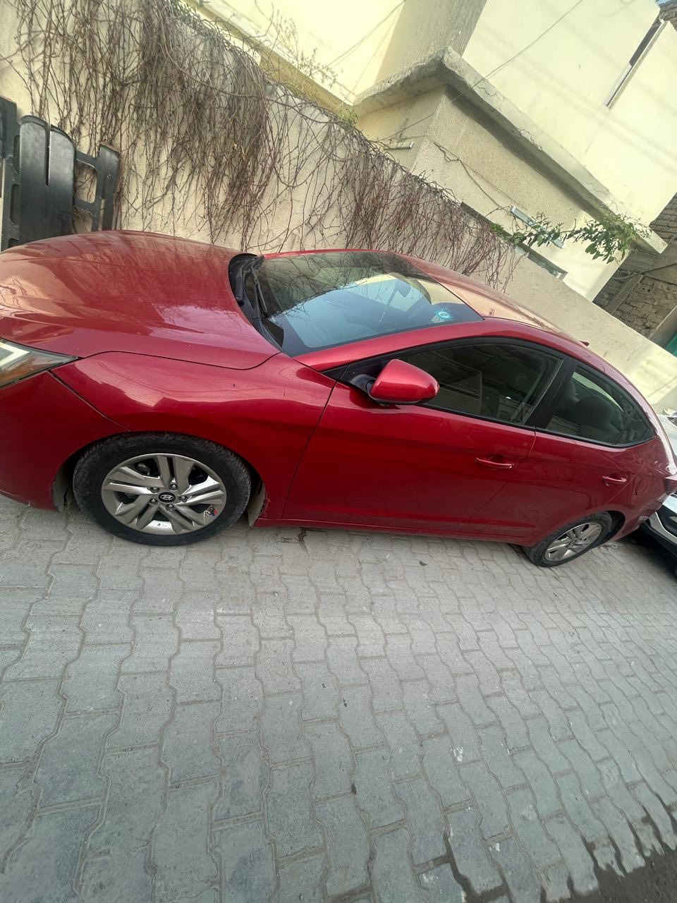 النترا وارد أمريكي موديل 2020
بيها بس بنيد وجاملغ بدون أي داخل وباقي سياره مكفول ليبل واحد 
كير مكينه خير من الله 
تدفئه تبريد مكفول  
مكينه ٢٠٠٠ دوش
السعر 135 وبيها مجال كلش قليل عنواني بغداد البياع 
‭0771 709 9052
