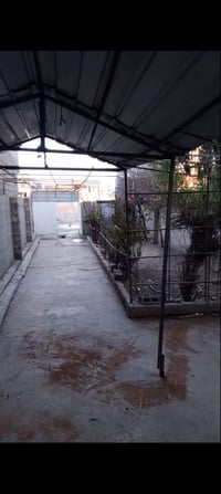 بيت للبيع مساحه ٢٥٠متر قرب مدرسة الصينيه سند زراعي حق التصرف خدمات كام...