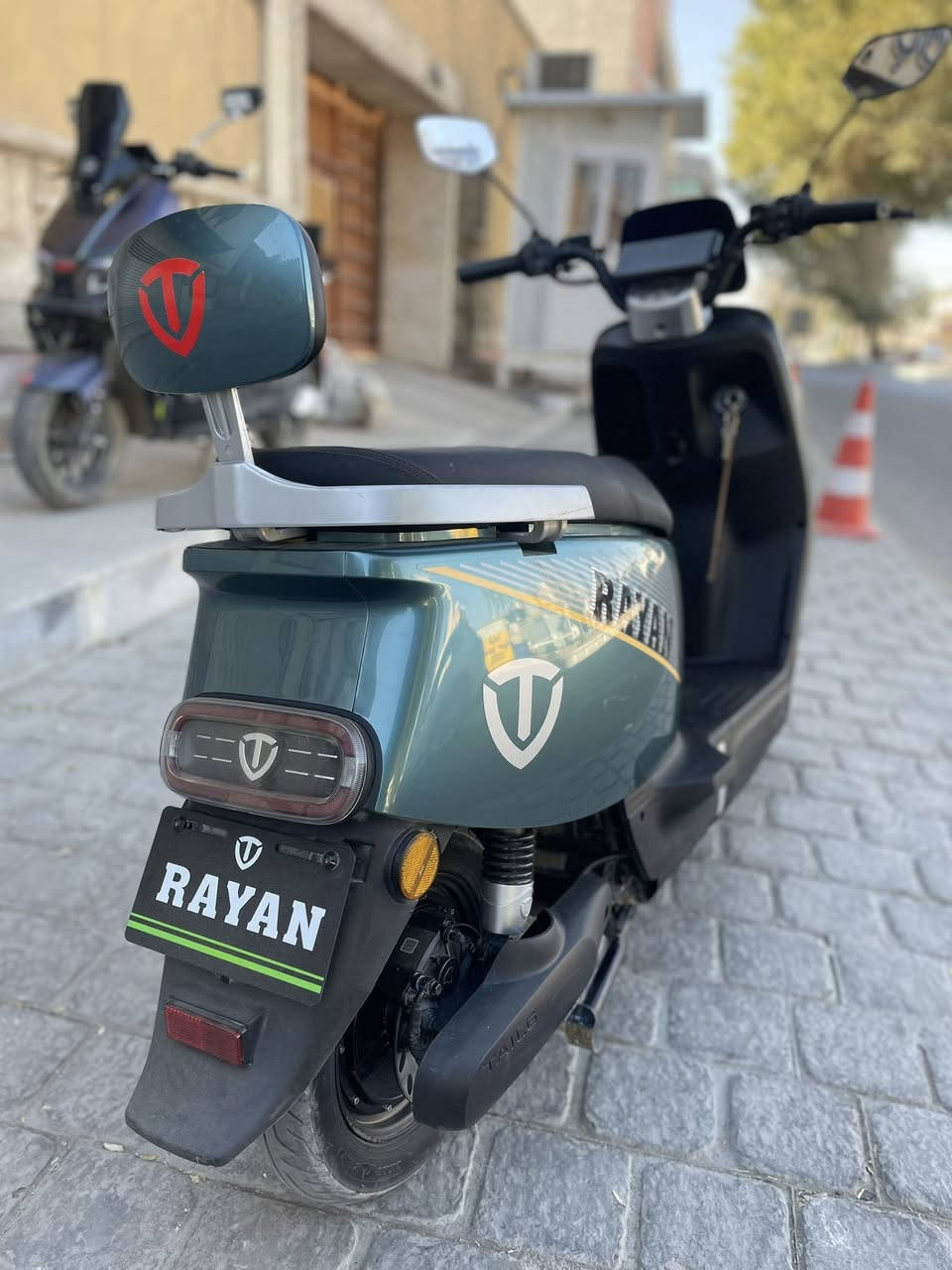 دراجه شحن للبيع نظيفه من شركه الريان 6 بطاريات ملف 2000 عنواني بغداد للتواصل ***********
