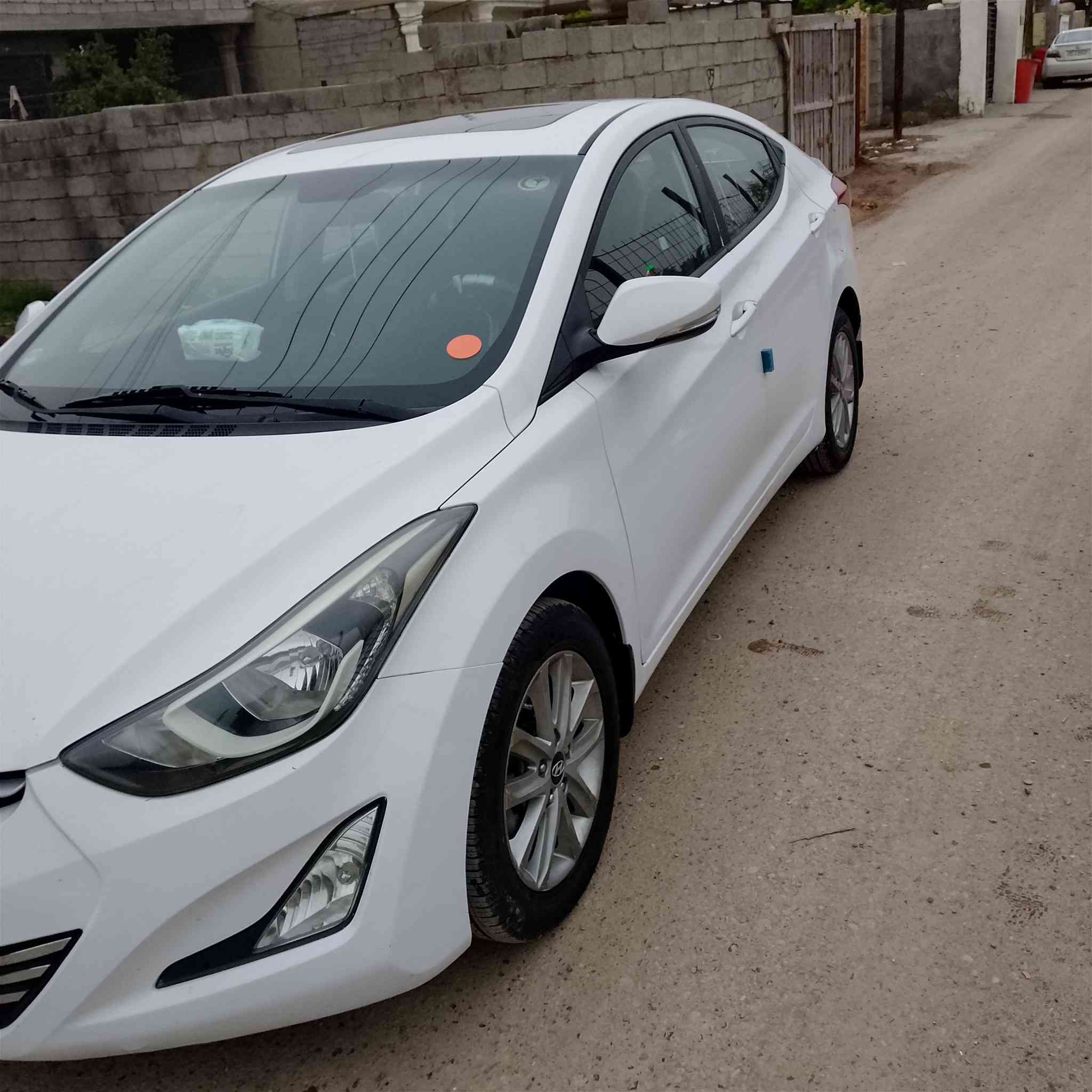 السلام عليكم النترا للبيع موديل 2016خليجي مكينه 1800موصفات رقم الماني بغداد تخم تاير اشاير بلمري بانوراما صدر وكير كفاله ضرر باب خلف السائق 
السعر 130
للاستفسار ***********
