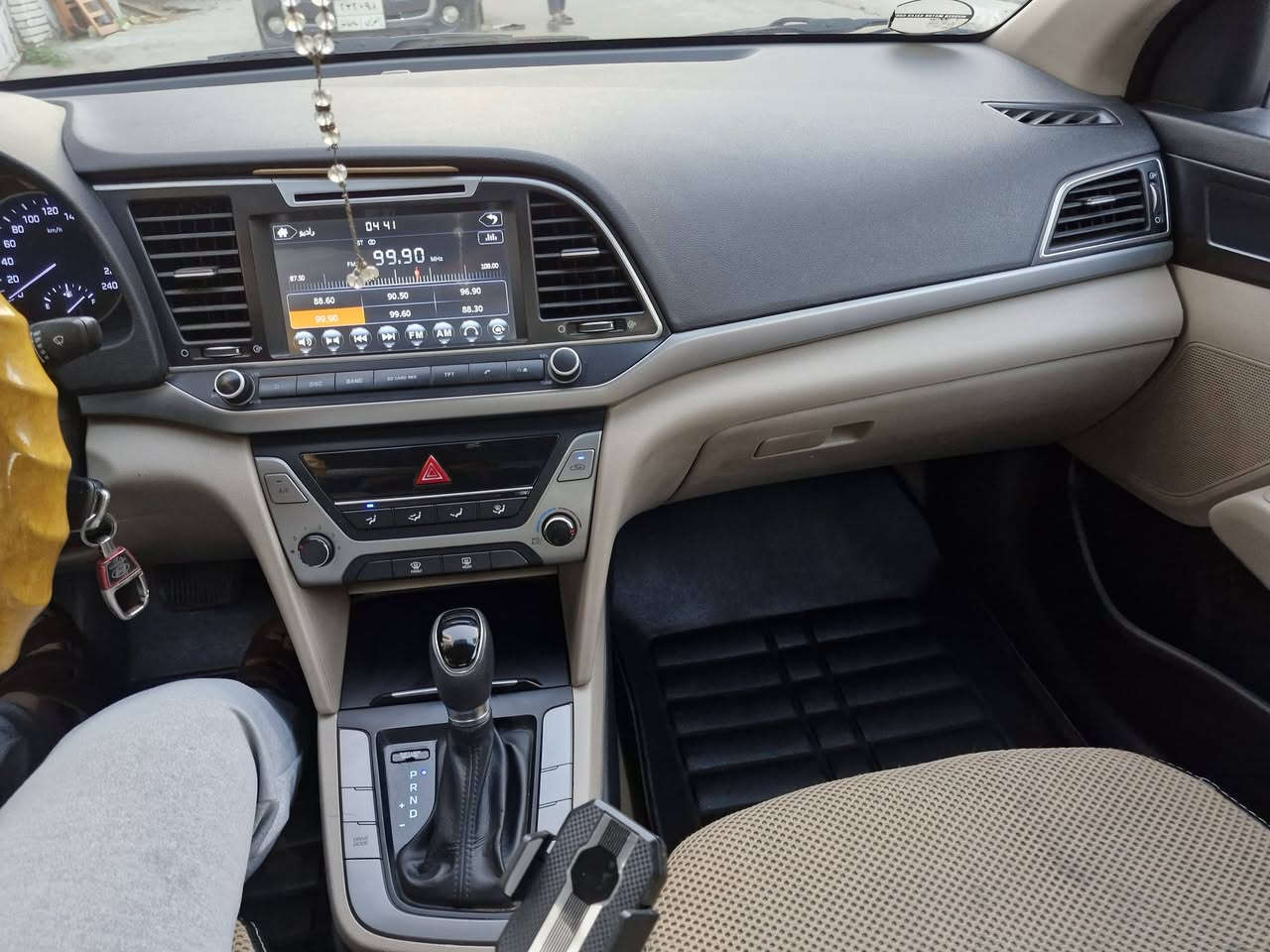 السلام عليكم النترا موديل ٢٠١٧ (jls) خليجي مكفولة عدى جاملغ بارد امامي جهة السايق وشخط مكحل باب عكس سايق ول ٢ مبينات سيارة جديدة على أيدي من جانت ماشية ١٨ الف سبير منازل صدر جديد وسيرفس جديد ٢ سويج شخاطة مال شركة تبريد تدفئة كاملة مدوشمة أرضية وصندوق جلد وكشن مخمل هسه ماشية١٤٤ الف رقم بغداد جديد بسمي تحويل ثاني يوم الي يحب يشتري الاتصال علرقم (***********) ورجاء الي يشتري اتصال مباشر لاخاص ولامراسلة السيارة في الطوبجي سعرها ١٤٧ وبيها مجال بسيط
