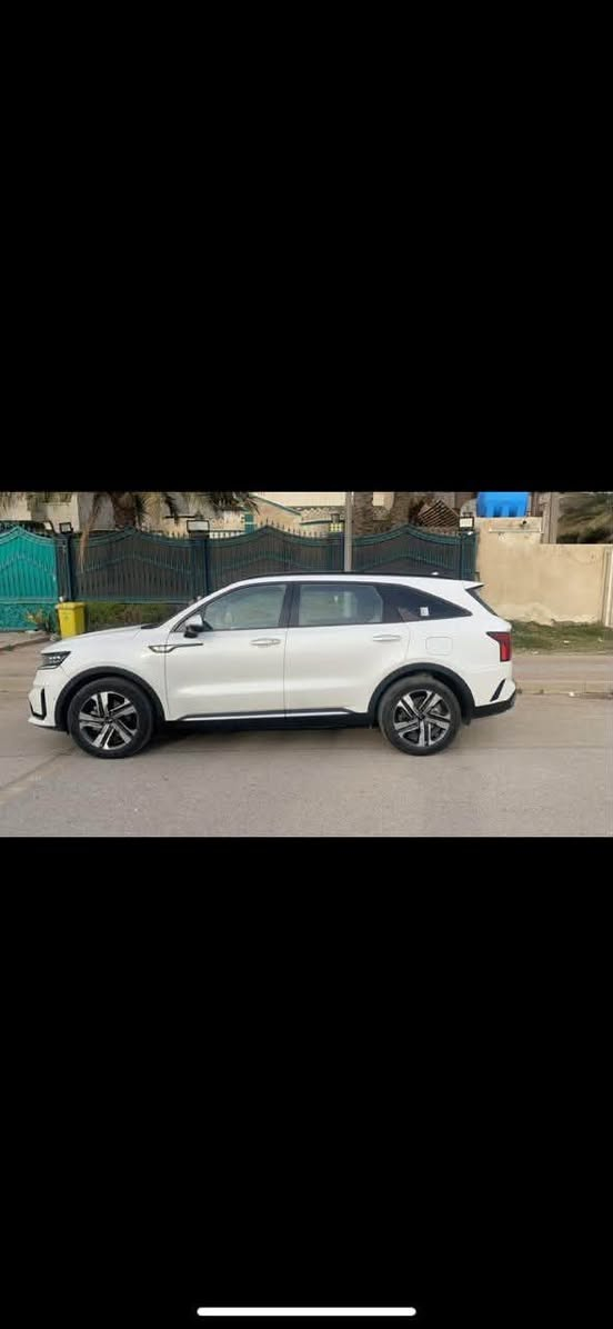 سورنتو مديل 23 فول موصفات وارد خليجي تخم تاير محرك 2 ونص كهربائي وبانزين 4راكب سياره مبدل بيها 3 قطع بلاديات خارج العراق ماشيه 28 رقم بغداد عنوان شارع فلسطين ***********
