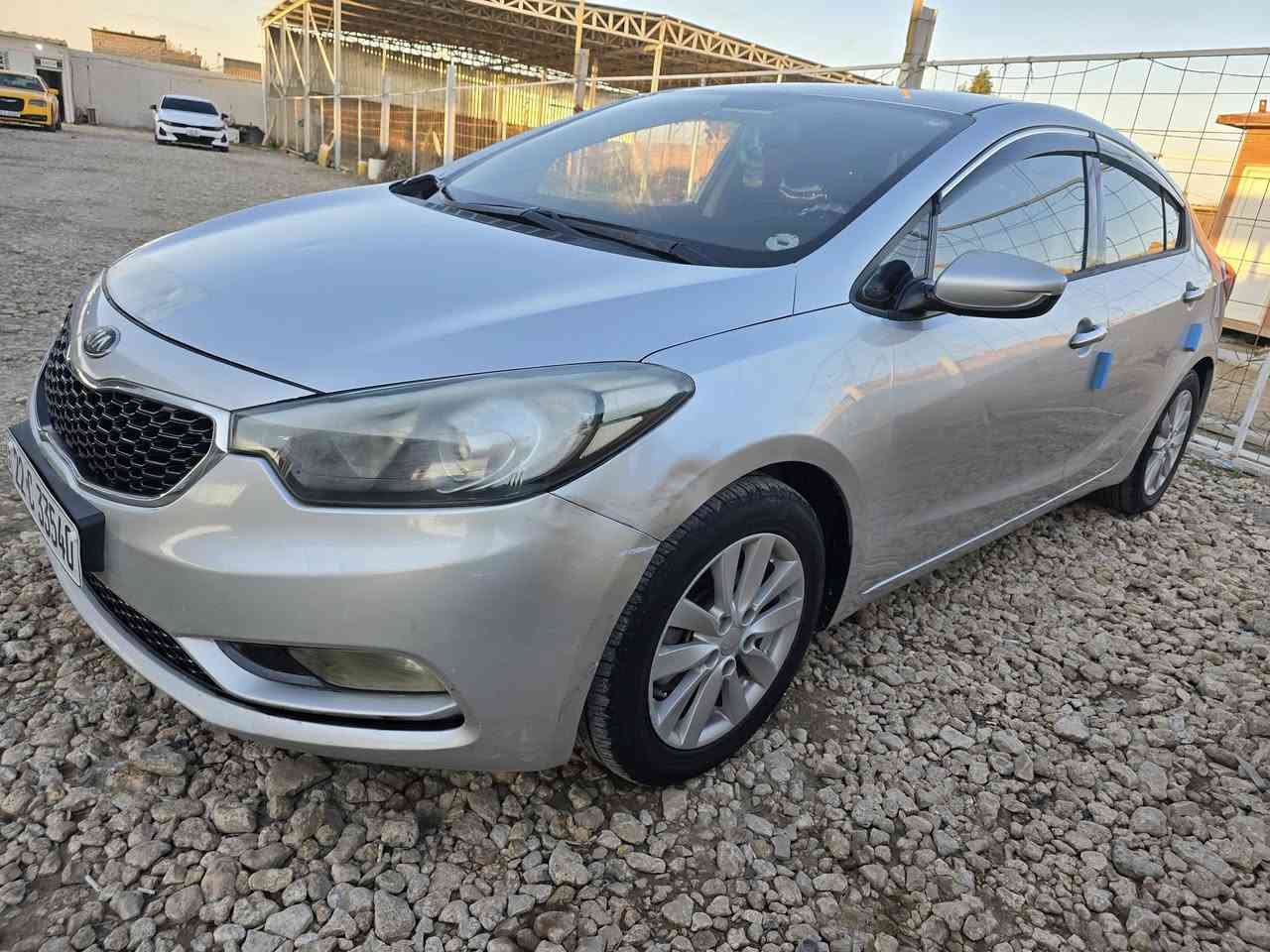 سلام عليكم سيراتو موديل 13شكل 14سياره كفاله عامه مكينه كير حدادي باتري دوشمه تخم تاير جديد بيه بس هاي الي بل بنيد كدام عينك  سنويه جديد تحويل او وكاله بسم كردي سعره 113او بيه مجال ***********مكان سياره ديوانية شاميه
