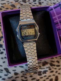 كاسيو • ساعة إلكترونية • ياباني