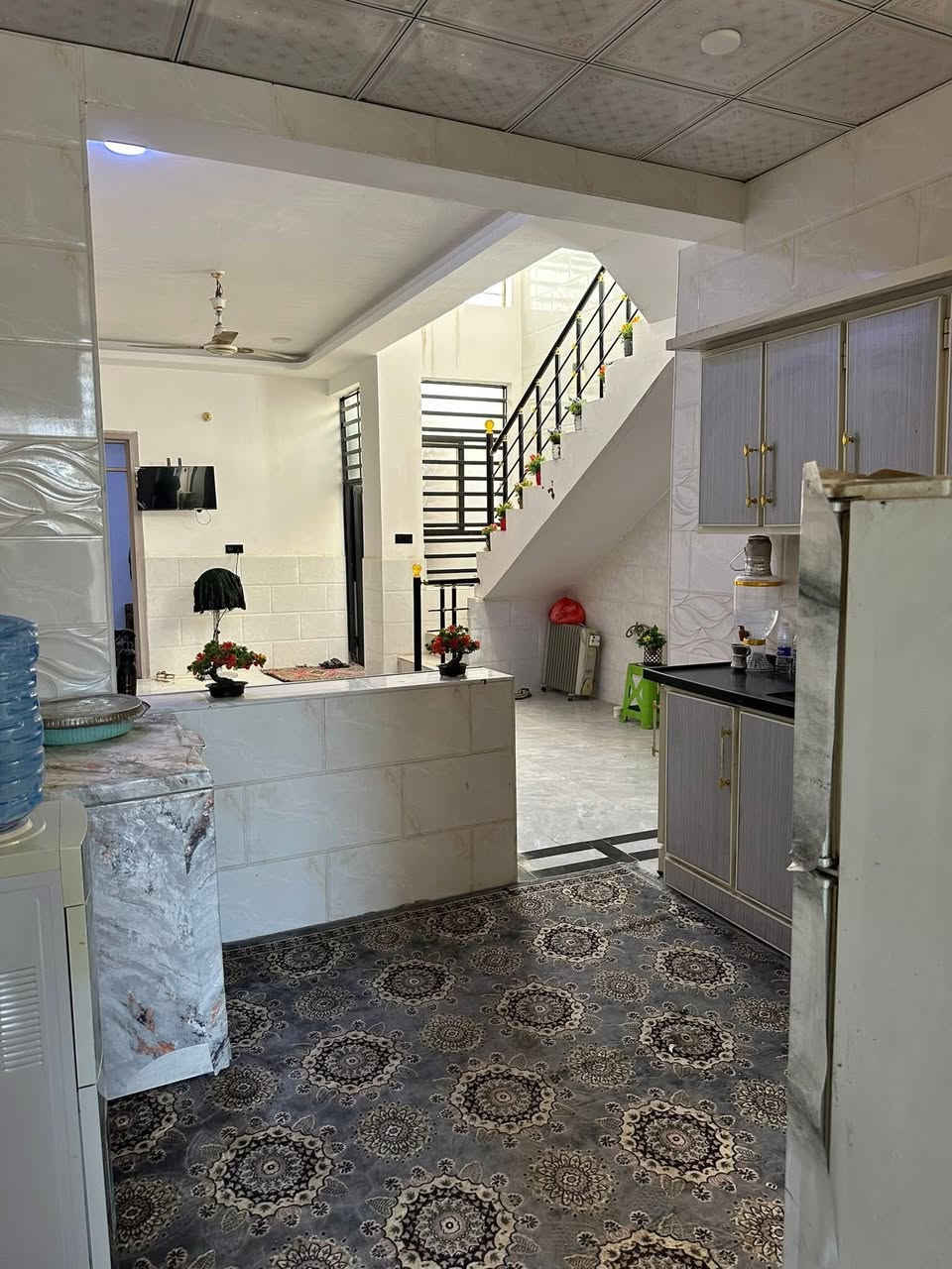 مكتب اكرم الحاتمي للعقار   ***********
==================================

    دار للبيع  المساحة 100 متر طابو صرف 

حي ميسان قطاع  24 عرض الشارع 12 متر 

==================================

يحتوي ع/ غرفة وصالة ومطبخ وأستقبال 

وصحيات داخلية وخارجية ومكشوفة وطارمة 
 
      بناء طابوق والسقف صب كونكريت 

     البيت جديد على شارع 12 متر تبليط 
             
          السعر  125 مليون  وبي مجال 

للاستفسار الاتصال بالرقم *********** وات سآب 

                او مراجعة المكتب 

         عنوان المكتب/ اكرم للعقار

          النجف الكوفة حي ميسان 

     شارع الكيات مقابل اسواق حليم
