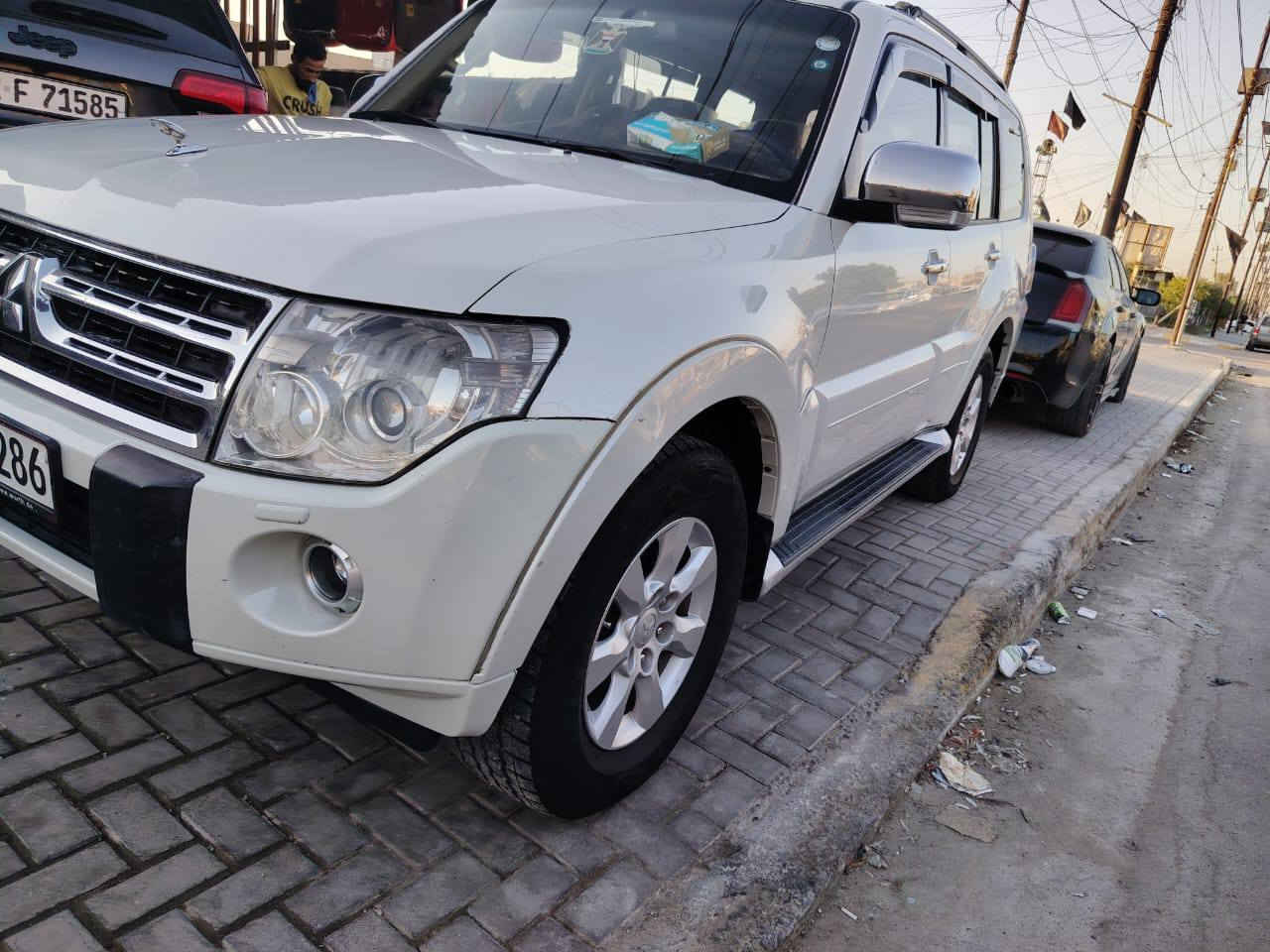 السلام عليكم
باجيرو 2010 حبتور 
فول مواصفات
فتحه 
كشنات تحكم 
دمام
مري شفط 
مكينه 3500
ماشيه  176الف 
كفاله عامه السياره مال جناي 
رقم اربيل بسمي مداور ثاني يوم
مكاني البياع الشرطه الخامسه 
السعر 160 وبيها مجال بسيط 
***********
