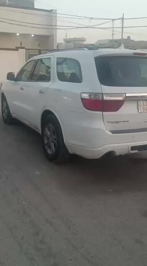 دوج دورنكو2013 سيتاديل فول الفول واحد على واحد السياره بدون ارباك  صبغ حزام جماليه السياره كلش جديده وجاهزه من الدعميه الدعميه
#المواصفات - رقم  بغداد تحويل مباشر تحويل مباشر 
1- محرم  8 سلندر بخاصية توفير الوقود ECO 
3-  + جنطه كهرباي
2-بصمه
5- حساسات خلفية اصل مع خاصية  
7- لايت ١٠٠واط اصلي مع حاجب LED . 
8-  مع تحرك المرايات الجانبية عند الرجوع الى الخلف حسب التحكم
9- السيارة  احدث نظام قيادة بالعالم 
10- ويل كب حجم  20بلادي. طخم تايرات حديث 2020  
12- نظام صوت ٧ سماعات داخل السيارة 
من beats audio من شركة apple
14- تحكم ستيرن كامل امامي وخلفي 
15- شاشة دشبول لمس كبيرة  متكاملة الايعازات . وشاشة ٧ انج معلوملت السيارة والعطلات والرسائل... شاشات كشنات 
17- نظام AUX + Bluetooth . نظام ملاحة GBS شاشت تنته كبيره
+ ذاكرة ميموري كارد موضعي + USB 
18- مانع تزحلق (انزلاق) .
19- تبريد ٤ قطع اكثر من 10 منافذ
20- الكشنات  جلد  ملكي   تبريد و تدفئة و تهوية و مع الستيرن تدفئة وتهوية والمقاعد الخلفية تدفئة
21- كاميرا خلفية دوارة HD 
22-إظهار ضغط الهواء في الاطارات. ومعلومات السيارة الكترونيا مثل كمية دهن محرك و درجة حرارة المحرك والكير والزيت وضغط الزيت الكتروني .
وباقي مواصفات الدورنكو ⁦✔️⁩  ⭐   
 *********** السعر 170مكان السياره كوت السياره جاهزه من الدعميه الدعميه مكانها ناصريه تفصيل يجي خاص ييع أو مراوس حسب القناعه حتلو سياره صغيره
