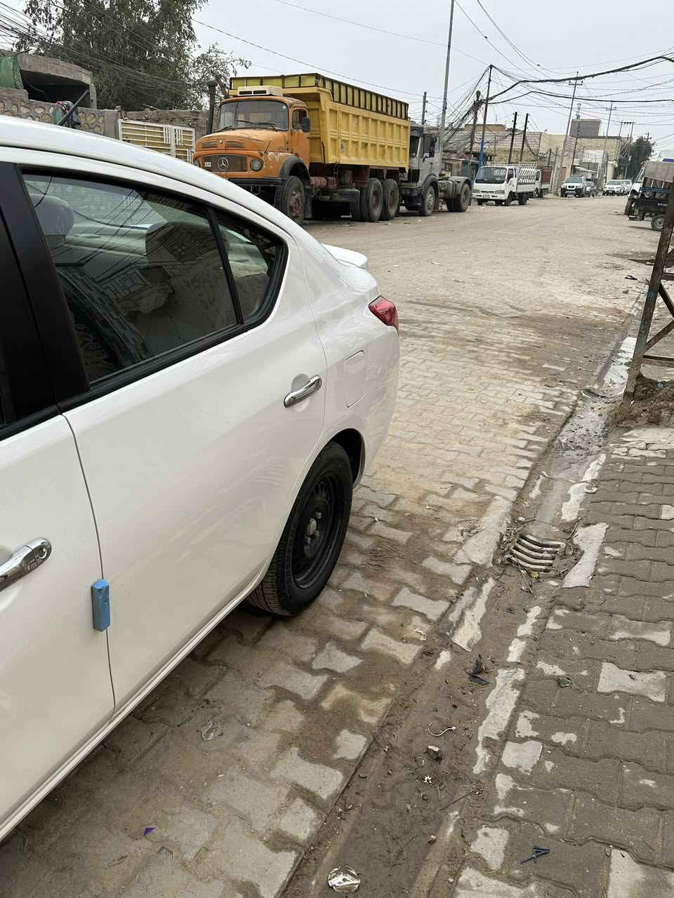 سلام عليكم صني للبيع 2025كفاله عامه من كلشي عد شخص صغير بطرف الباب الخلفي على كد إصبع ماشيه 23 زيرو سياره مكان نجف مو صفات معروفه سعر 120وبيها مجال بسيط رقم ***********
