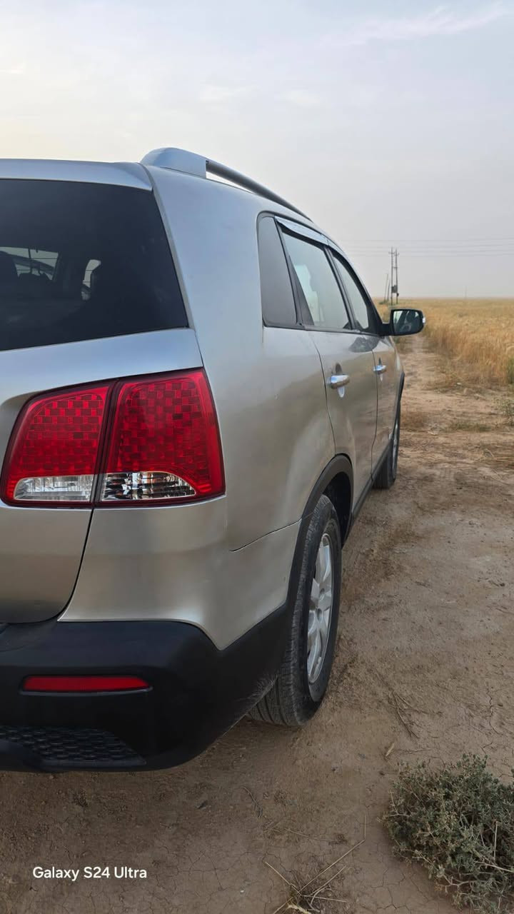 السلام عليكم
سورنتو 2013 امريكي ..

محرك 4..

كير شرط 

7راكب 

ضرر موضح بل سونار 

سعر 123بي مجال بيع مستعجل..

***********
