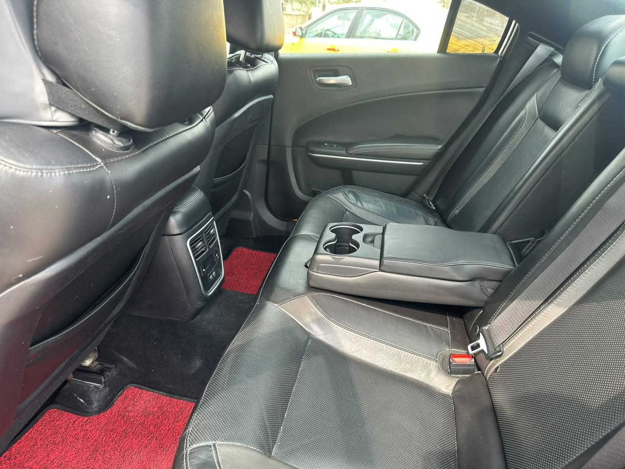 سلام عليكم أنه مكلف بل نشر دوج تشارجر موديل 2021 
Sxt
🚘
وارد امريكي 
.اللون اسود ملكي 
.عداد المسافة 80000mi 
رقم بغداد 

المواصفات :✅
—————-
…فتحت سقف 
…كشنات جلد 
…تدفئة تبريد المقاعد 
…حساس خلفي 
…محرك 3600
…السيارة جاهز بدون اي نقص 

الضرر : تقرير مياة امطار تعمل وتسير فاتحه سويج 
رقم الشاصي 2C3CDXBG2MH541836
السيارة استخدام شخصي 
السعر 222 $ 

للاستفسار الاتصال. ☎️ ***********
