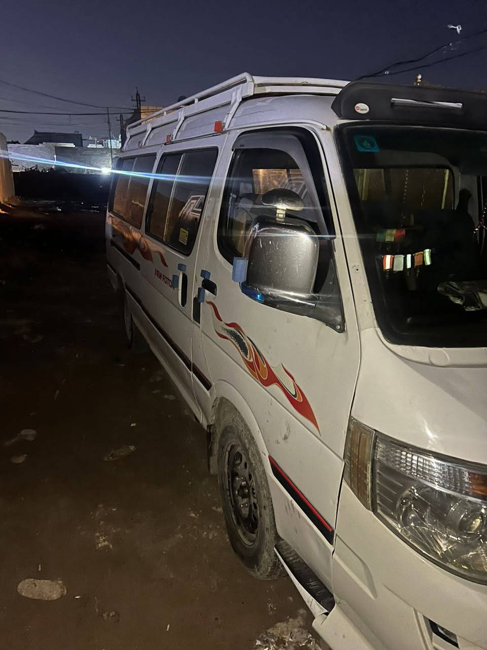 السلام عليكم فتون 2015 رقم نكليزي كربلاء السياره حلوه كلش أحله من الصوره تجي وتشوفهه بعينك السياره مكفوله من ضربه بس شبرين بـ الصفحه الطويله ومعمره تعمير حلو مامبين مكينه وضع الشركه مكفوله كير اكسل حداديه تخم تاير كفاله عامه كلشي بـ السياره وضع الشركه غرفتهه تخبل تجي وتشوفهه * بيع مستعجل رقمي مكاني بغداد السعر (87$) رقمي ***********
