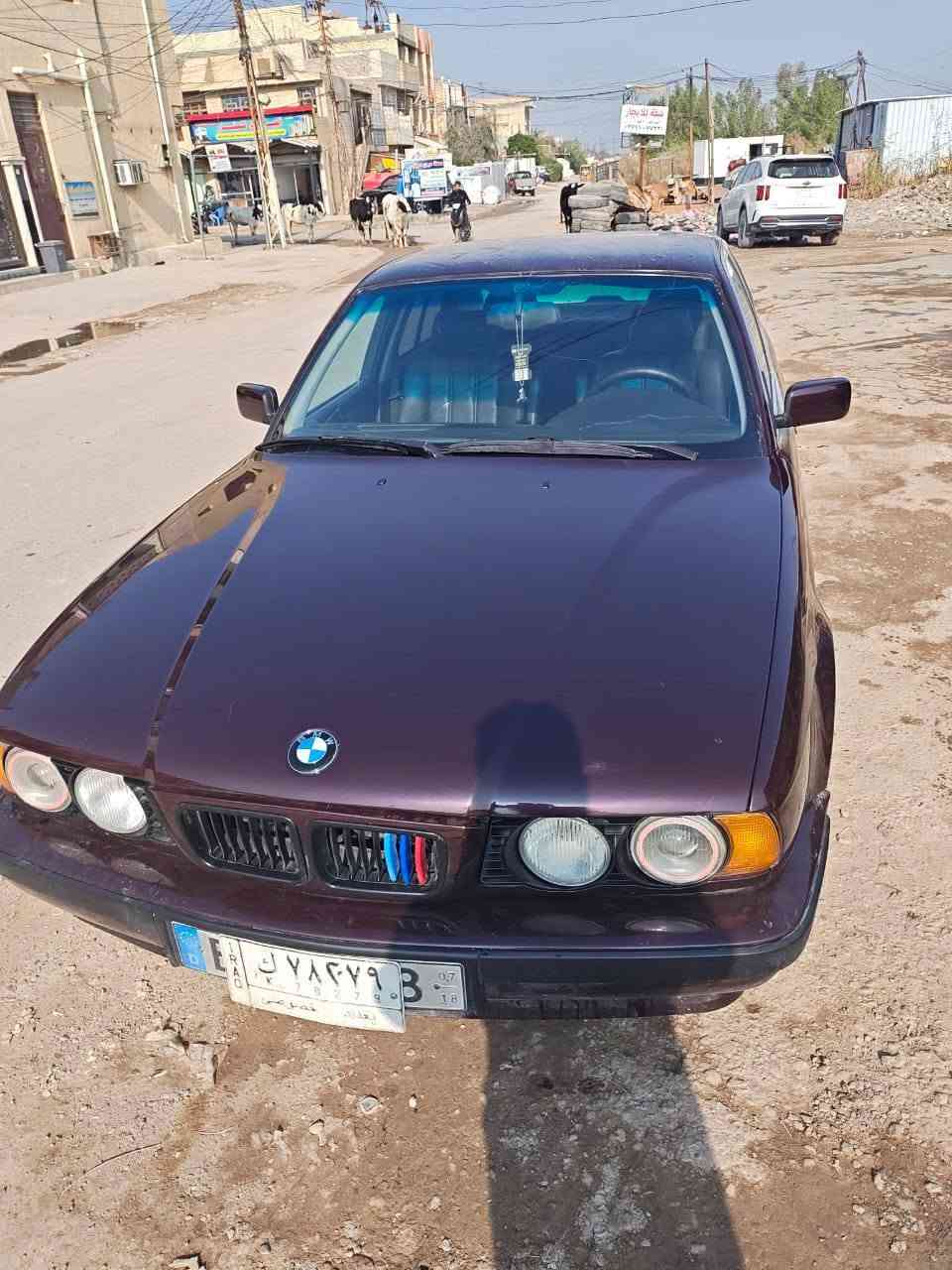 سلام عليكم عندي BMW V8.  540 كير اوتوماتيك مكينه 40مال حويه وغرفه نصيفه جدا تبريد شغاله السياره بيها قطع ام رقمها بغداد الماني تحويل مباشر السياره كامله ماذب ربع عليه السعر٨٨ورقه وبيها مجال بصيط حك الجيه مكاني بغداد حسينيه الراشديه للتواصل رقمي ***********
