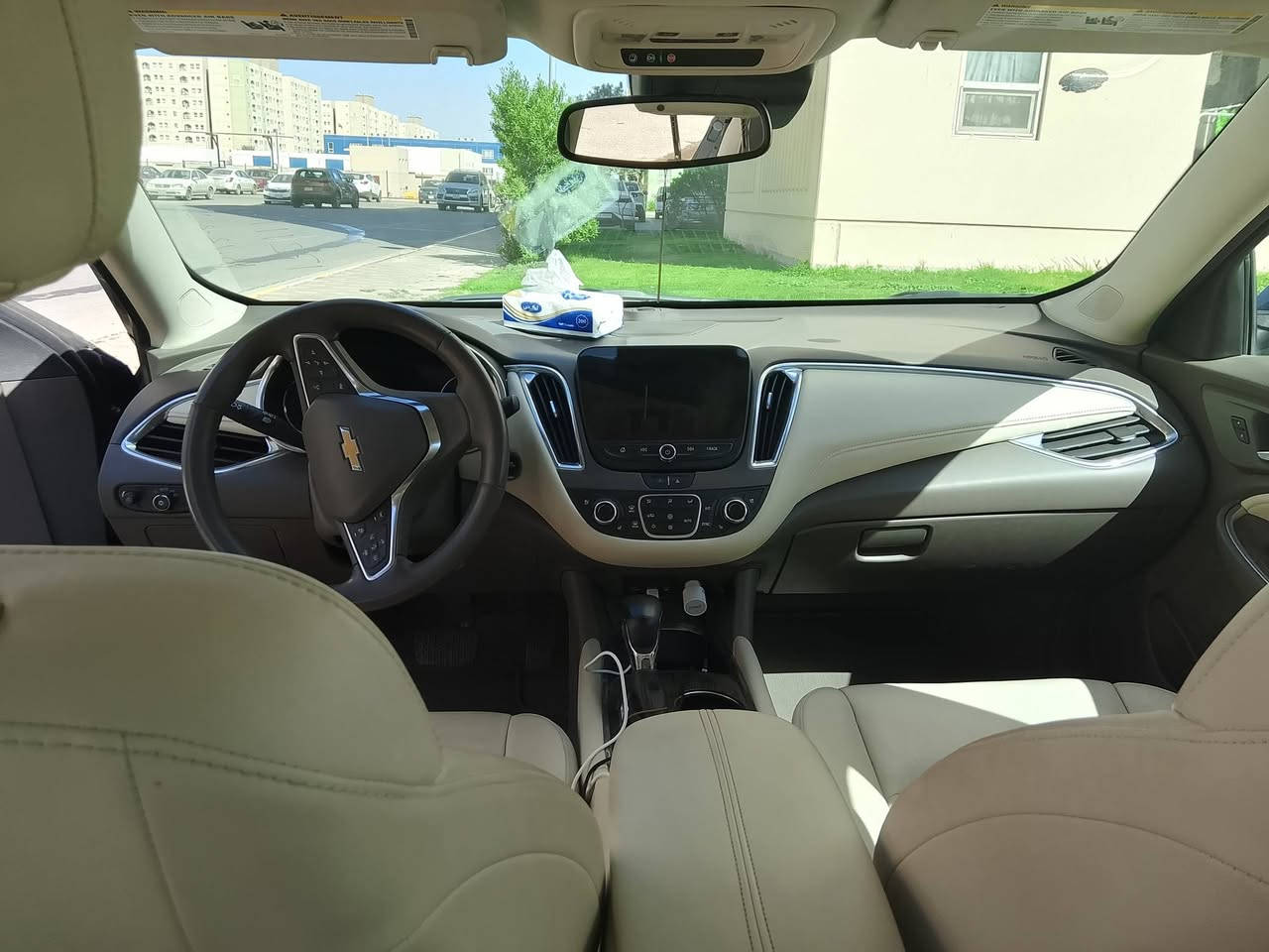 سلام عليكم ماليبو 24بريمر
فول الفول 
حادثها جاملغ  نصبغ 
وباب السباق 
وجاملغ الخلفي صبغ. اثر شخوط
مابيها تبديل اي قطعه 
للستفسار ***********
