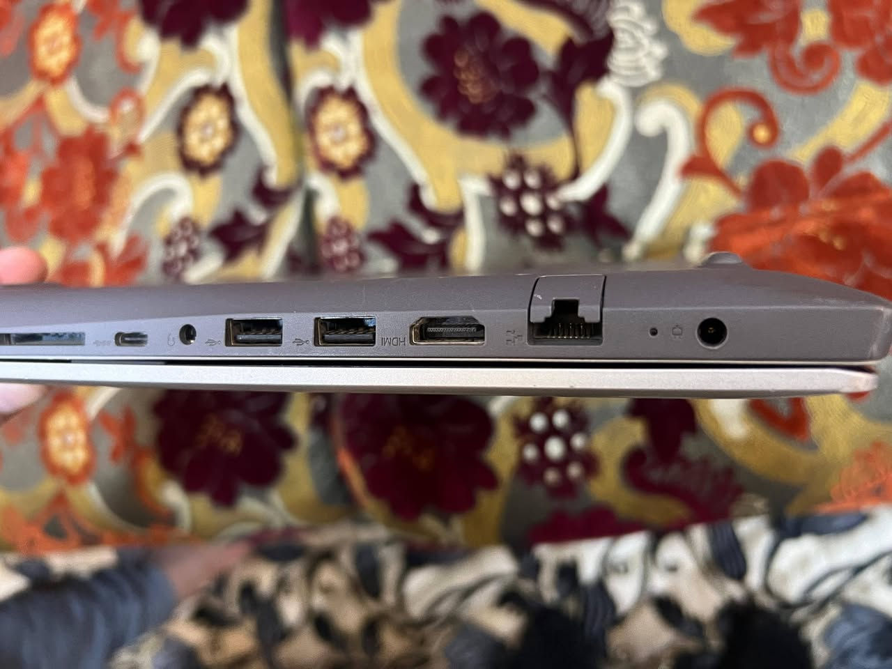 💻 لابتوب Lenovo بمواصفات عالية (Core i7) بسعر خيالي 🤩
مثالي لطلاب الهندسة، البرمجة، والبحوث وكل الأعمال المكتبية الثقيلة 🚀
​Lenovo IdeaPad 320 💻
​☑️ مواصفات الجهاز 💻
✅ المعالج: Intel Core i7
✅ الجيل: السابع 7️⃣
✅ الرام: 8GB نوع DDR4 (أداء سلس جداً)
✅ الهارد: 256GB نوع SSD (تشغيل البرامج بلمحة بصر)
✅ حجم الشاشة: 15.6 إنج (حجم كبير مع لوحة أرقام جانبية)
✅ الحالة: نظيف جداً، مفرمت "تنصيب جديد" وبدون أي تعليق
✅ الملحقات: الشاحن الأصلي
​💰 السعر: 250 ألف دينار فقط! (سعر نهائي ومغري)
​📞 للاستفسار والحجز: مراسلة الصفحة أو الاتصال واتساب
✅ رقم الواتساب:


**إذا كنت صاحب هذا الإعلان وتريد حذفه لأي سبب، رجاءا أرسل رسالة إلى الدعم الفني**