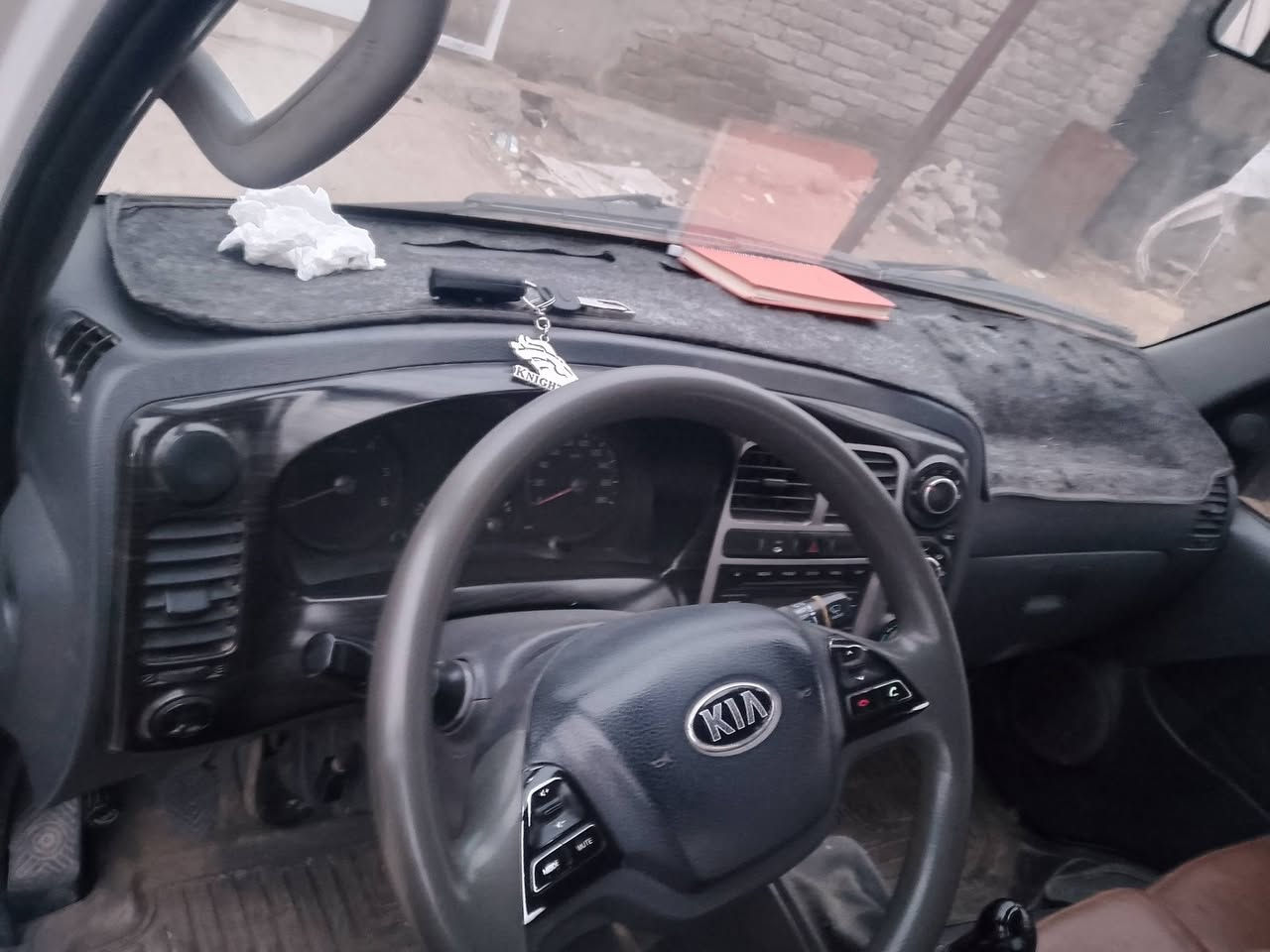 السلام عليكم كيه موديل 19 تخم تاير جواهه 
نضيفه رقم بابل بسمي سنويه لتسعه وعشرين اله تسقط 
غرامه وحده عليه سياره ماتعبانه مالجناي مخليه بس للسواق وهسه عزلت حتلو مراوس عبريه  ابيعك سونار بيه مكفوله السياره     م نجف عباسيه  ***********
