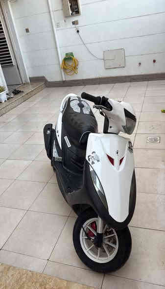 السلام عليكم شباب 
ماكس عدلة للبيع مزوعه غراض كلشي بالك بيه كلشي شغال كفاله كهربائيات دراجه نضيفه ونصبته تخبل لسعر عل خاص متواجد ماسنجر و *********** و واتس
