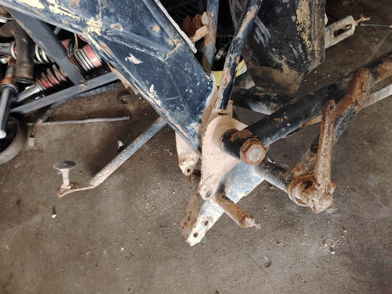 سلام عليكم شاصي مابي قطرت لحيم توصيل موجود ***********
