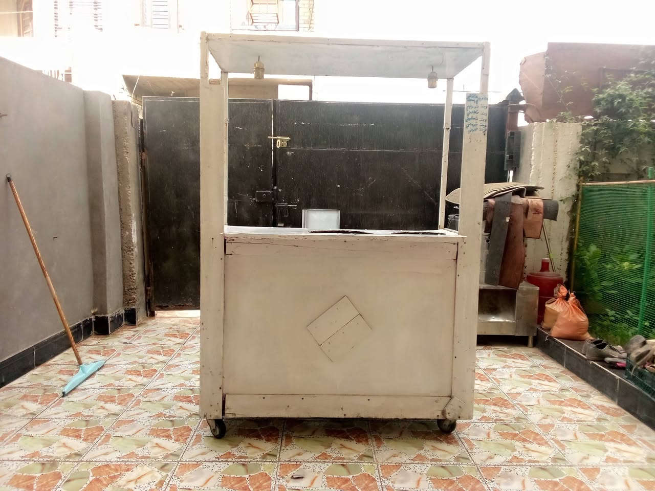 سلام عليكم عربانة للبلبي للبيع السعر 100  الاستفسار ***********
