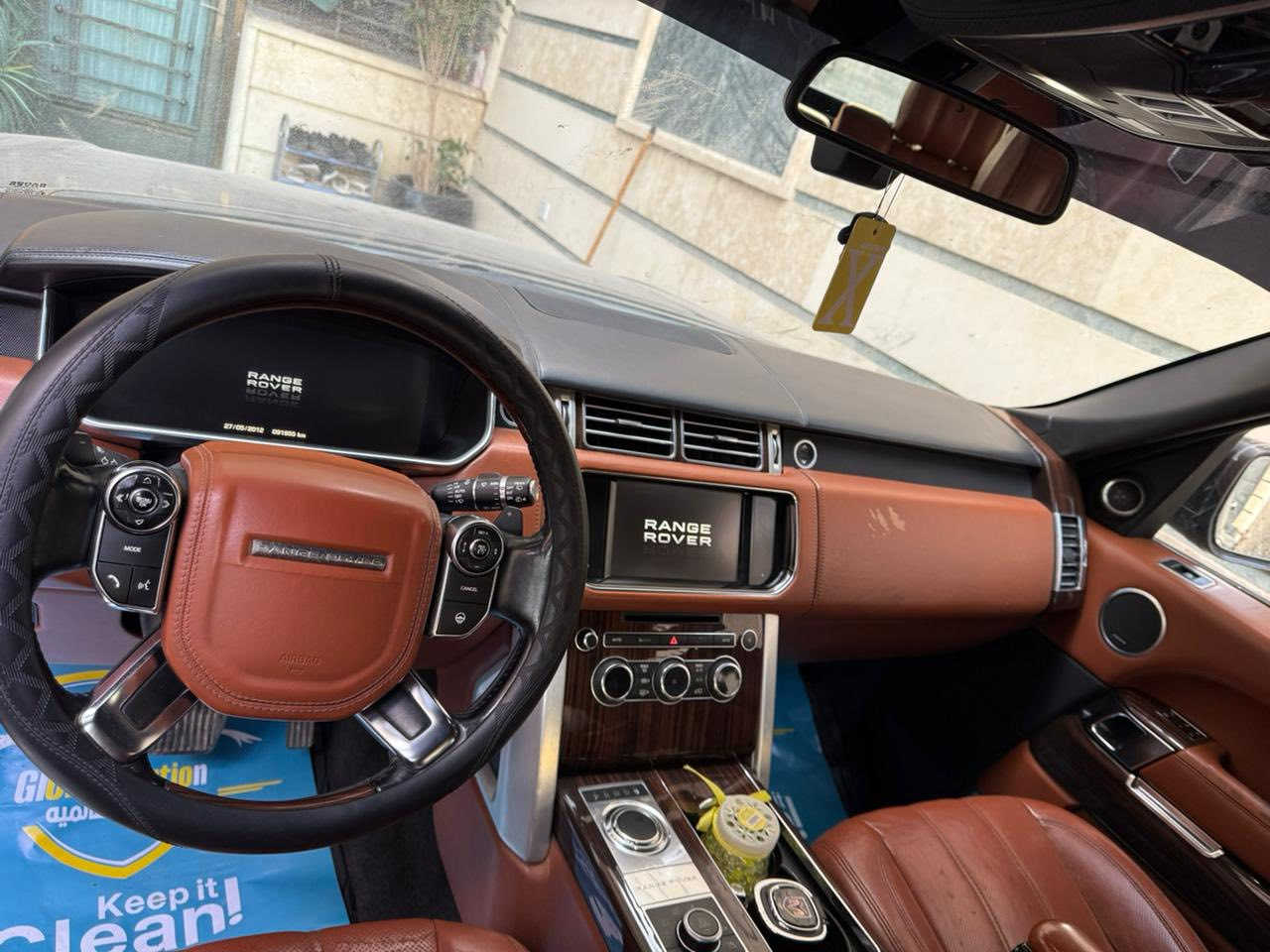 السلام عليكم رانج روفر ٢٠١٤ اوتو بايكرافي
وكالة سردار ماشيه ٩١ الف كيلو 
مغلفه السياره مكفولة 
بدون نقص فول 
مكانهة الاعظميه 
السعر ٢٩ وبيهة مجال 
***********
