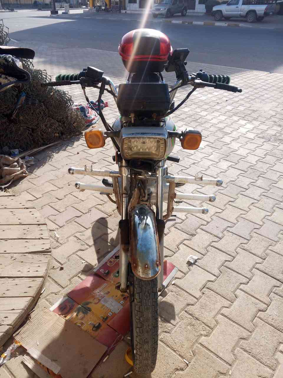 يوجد موطور البيع سيفان مكمرك وكامل السعر575وبي مجال بصيط
***********
