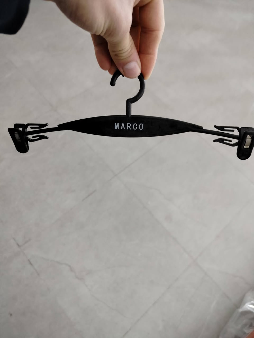 رفوف للبيع 
التفاصيل تحت الصور اقراها زين واتصل ***********
